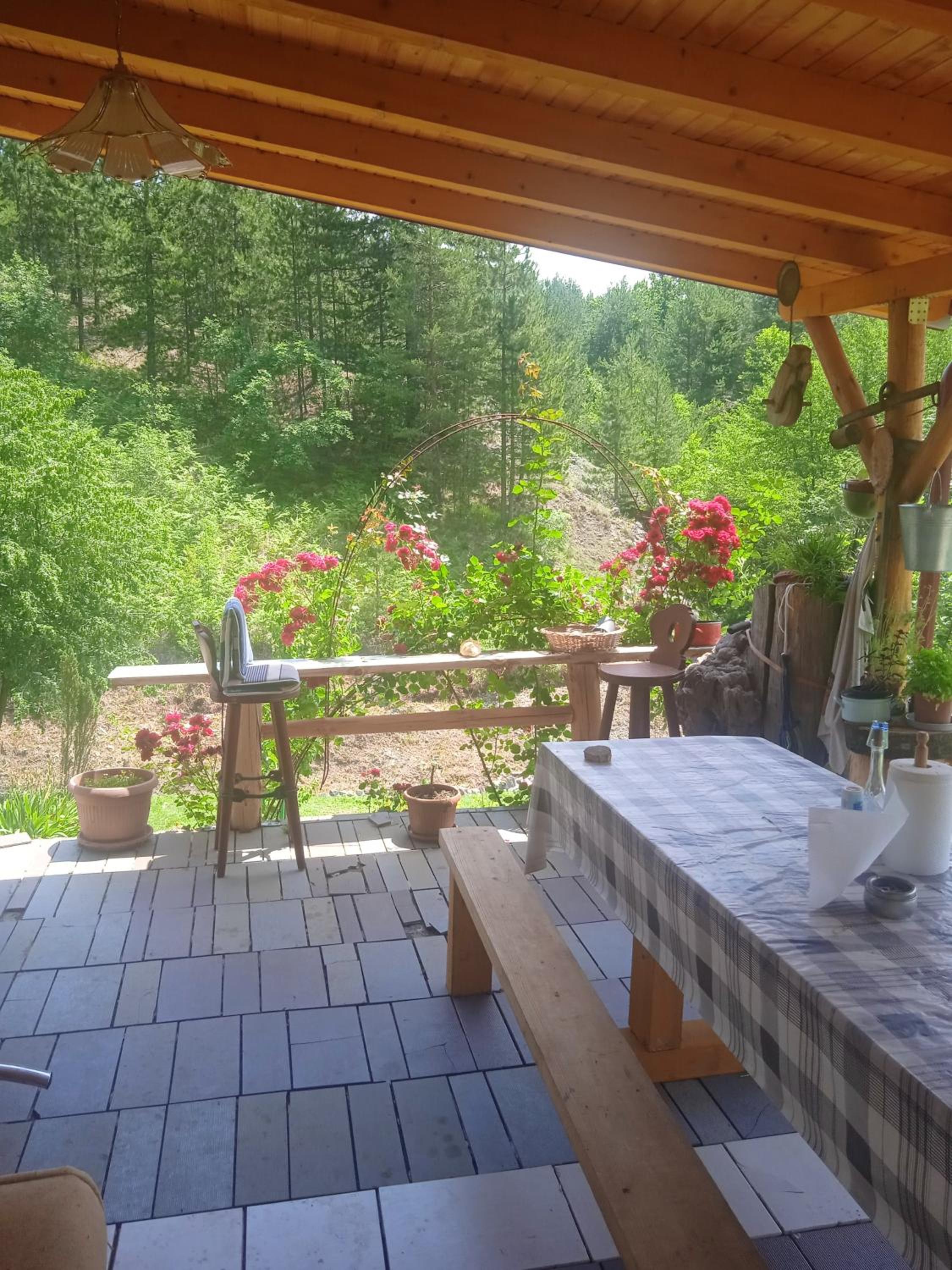 Spacious and Charming House in Vozuća with Large Garden