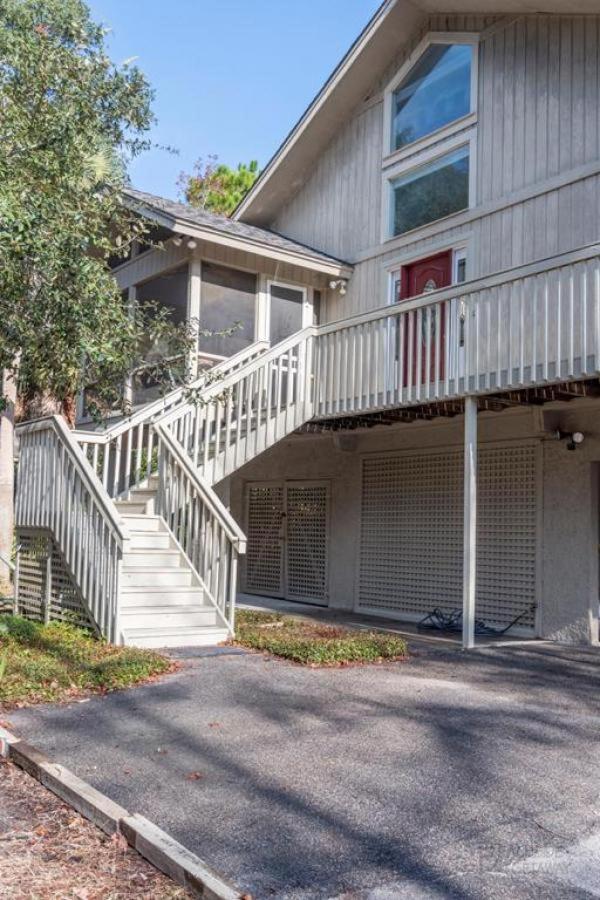 16 Hickory Lane