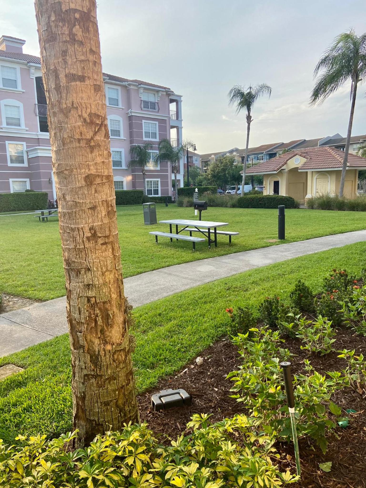P.11 # Vista Cay Lake View/ Walking distance to the Convention Center/Close to Universal & Disney