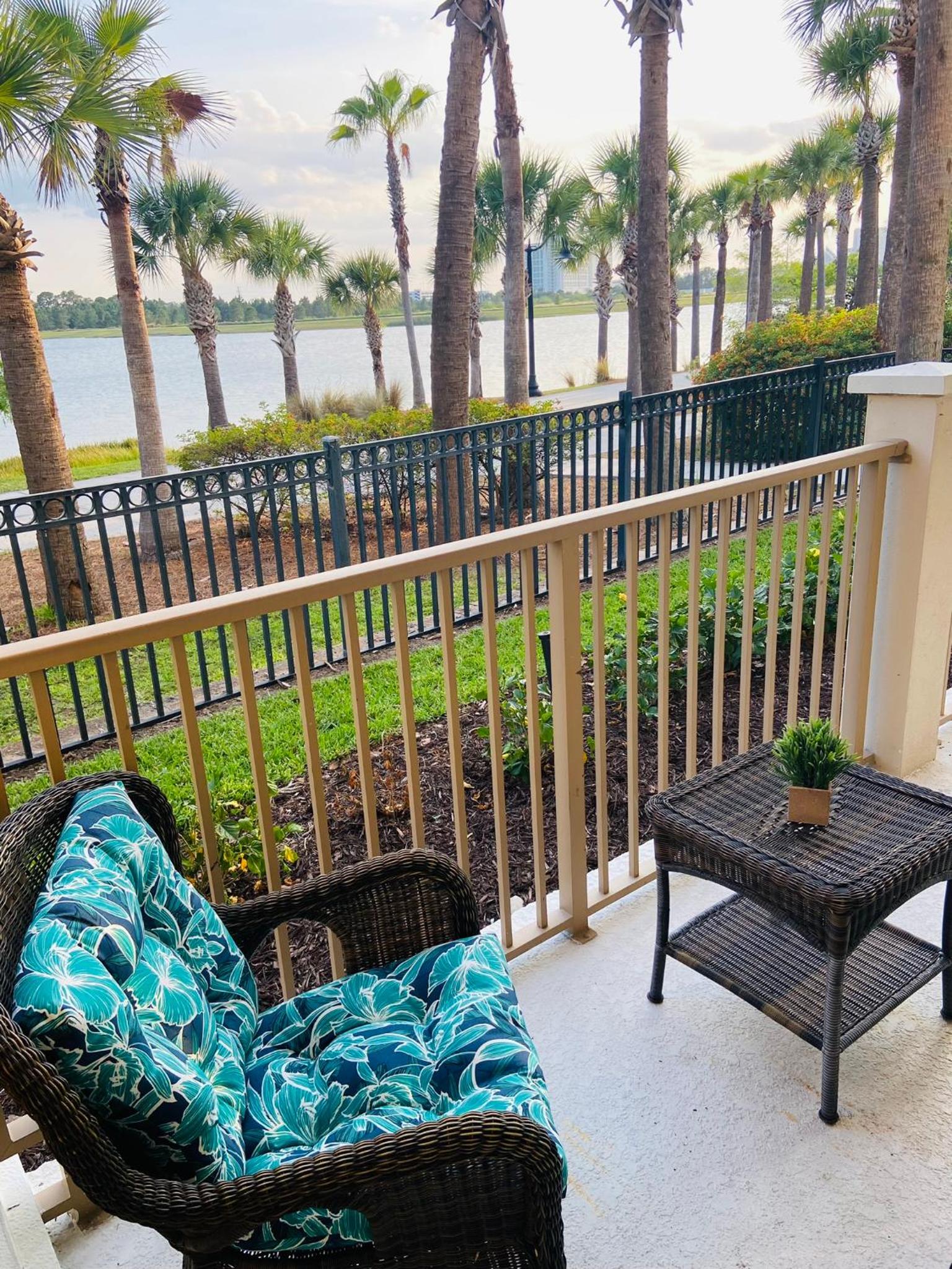P.11 # Vista Cay Lake View/ Walking distance to the Convention Center/Close to Universal & Disney