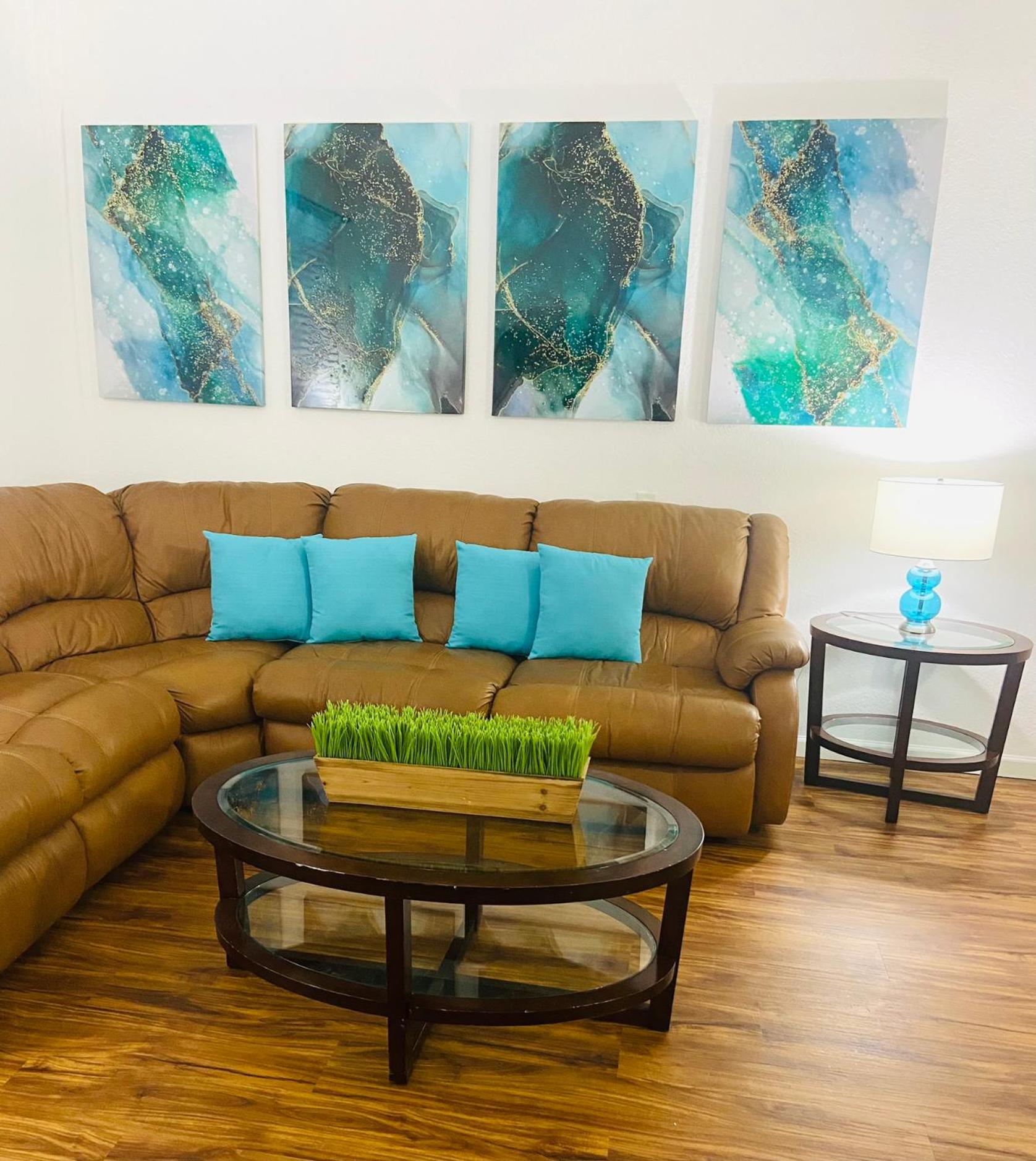 P.11 # Vista Cay Lake View/ Walking distance to the Convention Center/Close to Universal & Disney