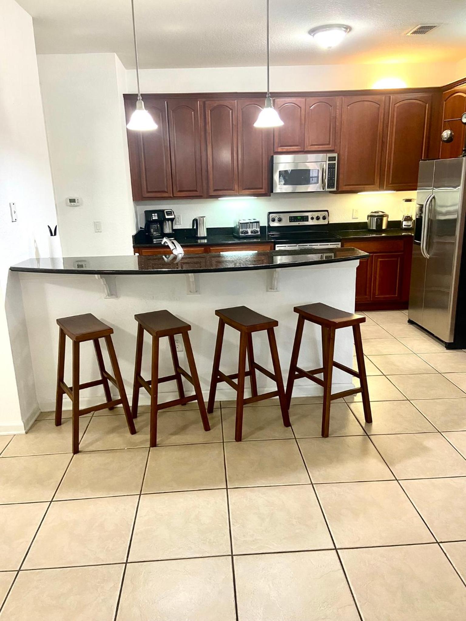 P.11 # Vista Cay Lake View/ Walking distance to the Convention Center/Close to Universal & Disney