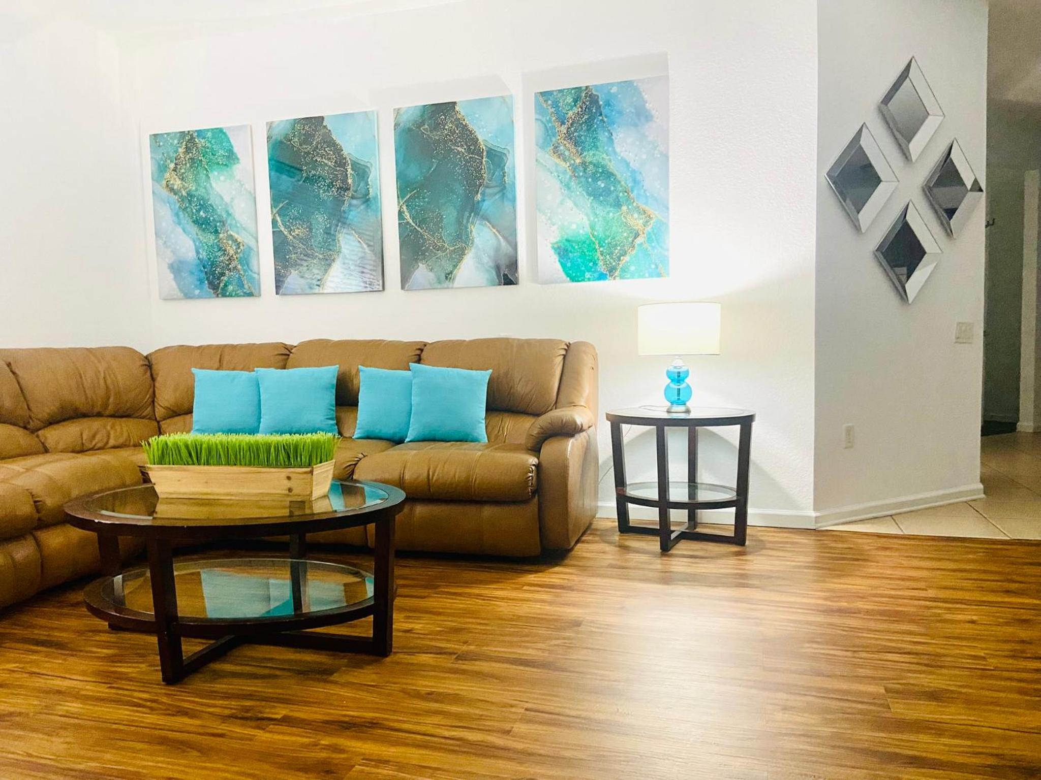 P.11 # Vista Cay Lake View/ Walking distance to the Convention Center/Close to Universal & Disney