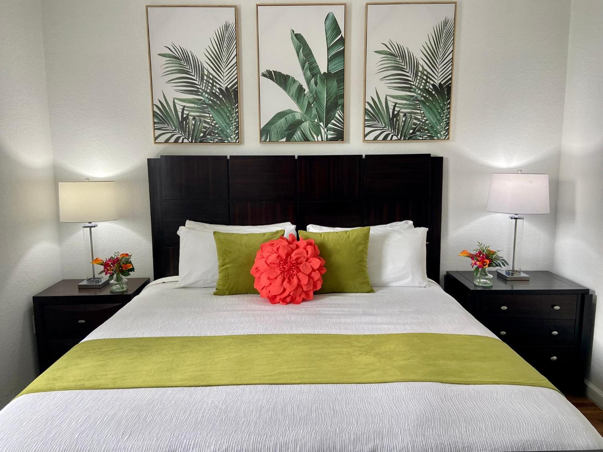 P.11 # Vista Cay Lake View/ Walking distance to the Convention Center/Close to Universal & Disney