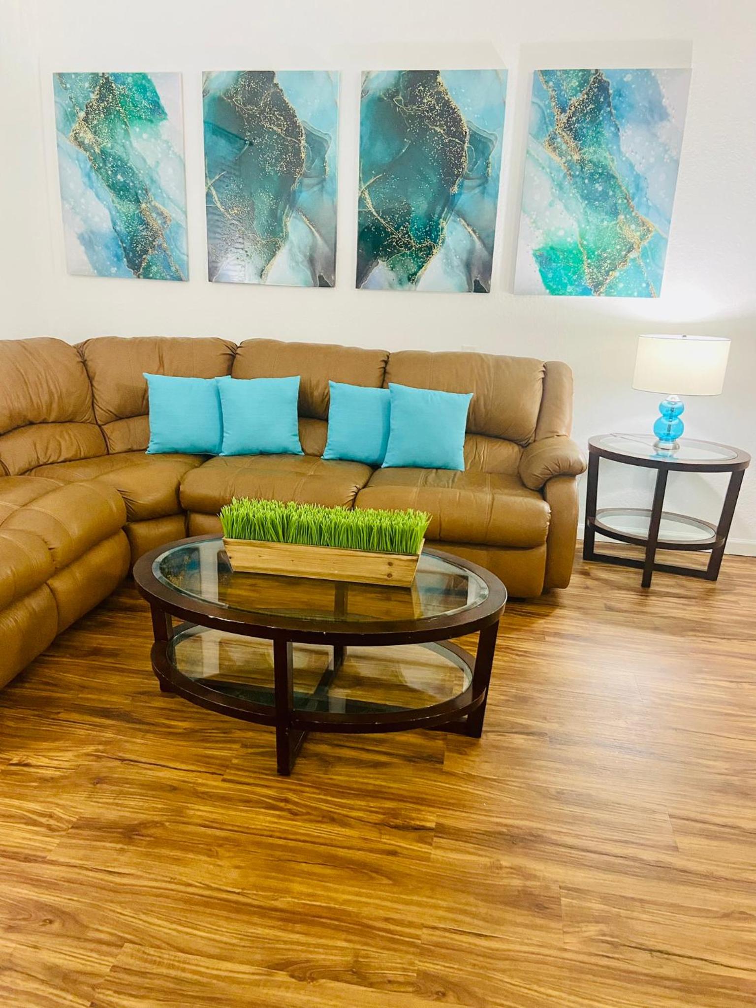 P.11 # Vista Cay Lake View/ Walking distance to the Convention Center/Close to Universal & Disney