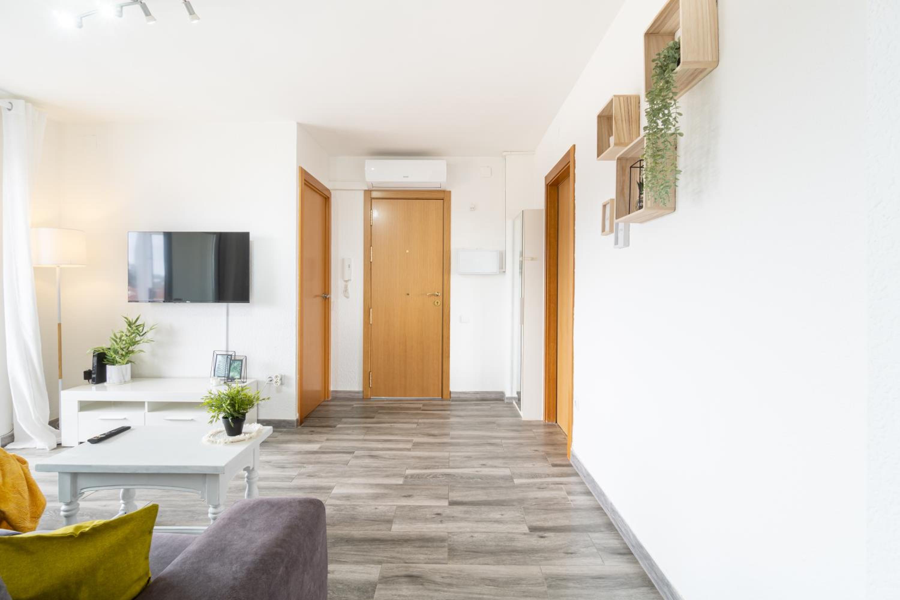 Penthouse - Sea Views & 5min to Beach - Fast WiFi - AC view 3