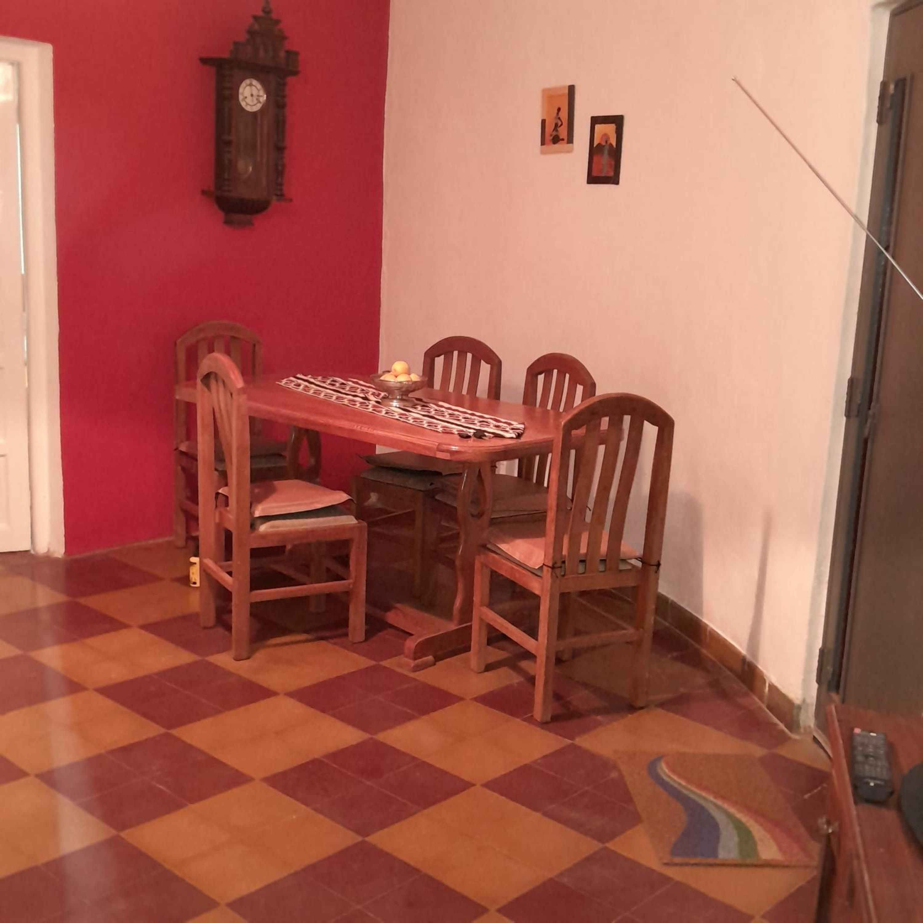 Departamento con cochera a cuadras del centro