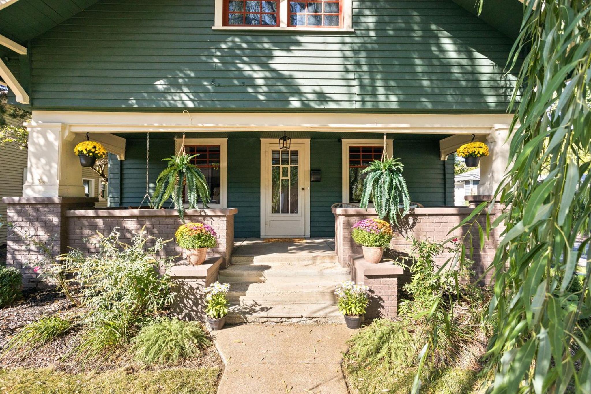 SoBro Bungalow Bliss (Walkable)