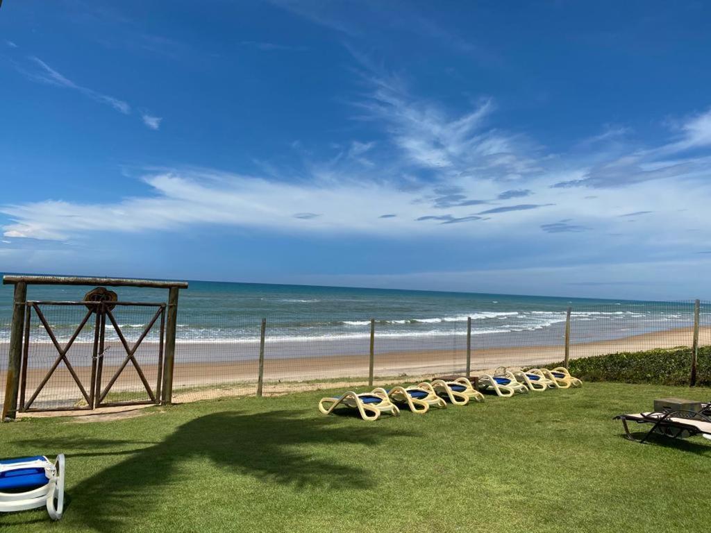 Apartamento Térreo 3 suítes Master Resort Treebies à Beira Mar Subauma Bahia