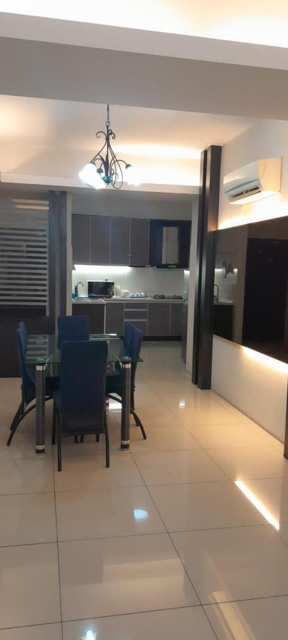 K. Riverfront apartment photo 3