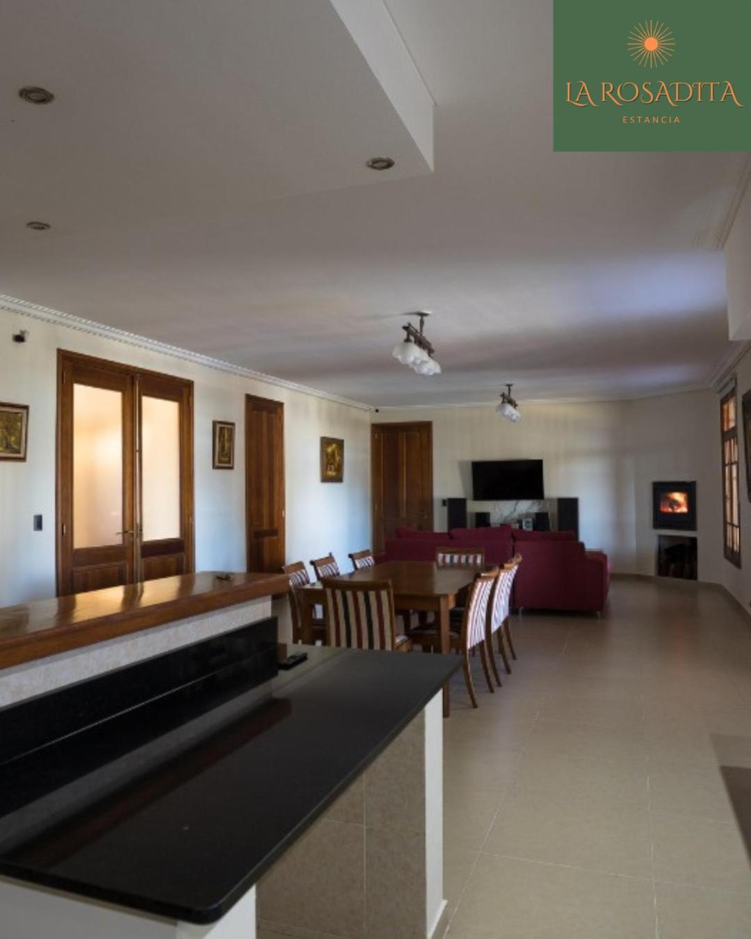 Estancia HOTEL LA ROSADITA