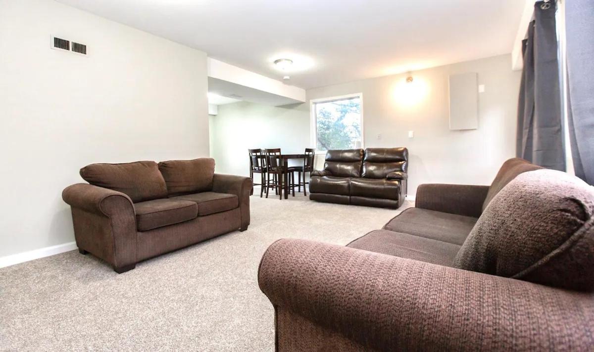 STUNNING HOME WITH AMAZING VIEWS NEAR THE CITY