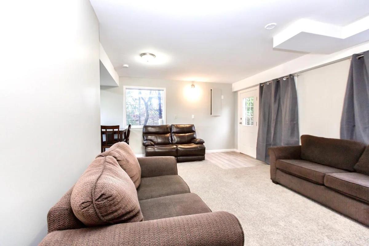 STUNNING HOME WITH AMAZING VIEWS NEAR THE CITY