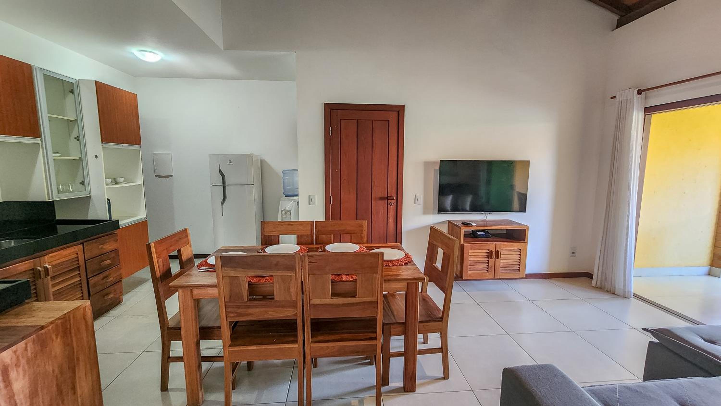 450m PRAIA de Taperapuan; Piscina; 2 quartos; WiFi 300 mbs; Churrasqueira; Estacionamento Gratuito 1 carro