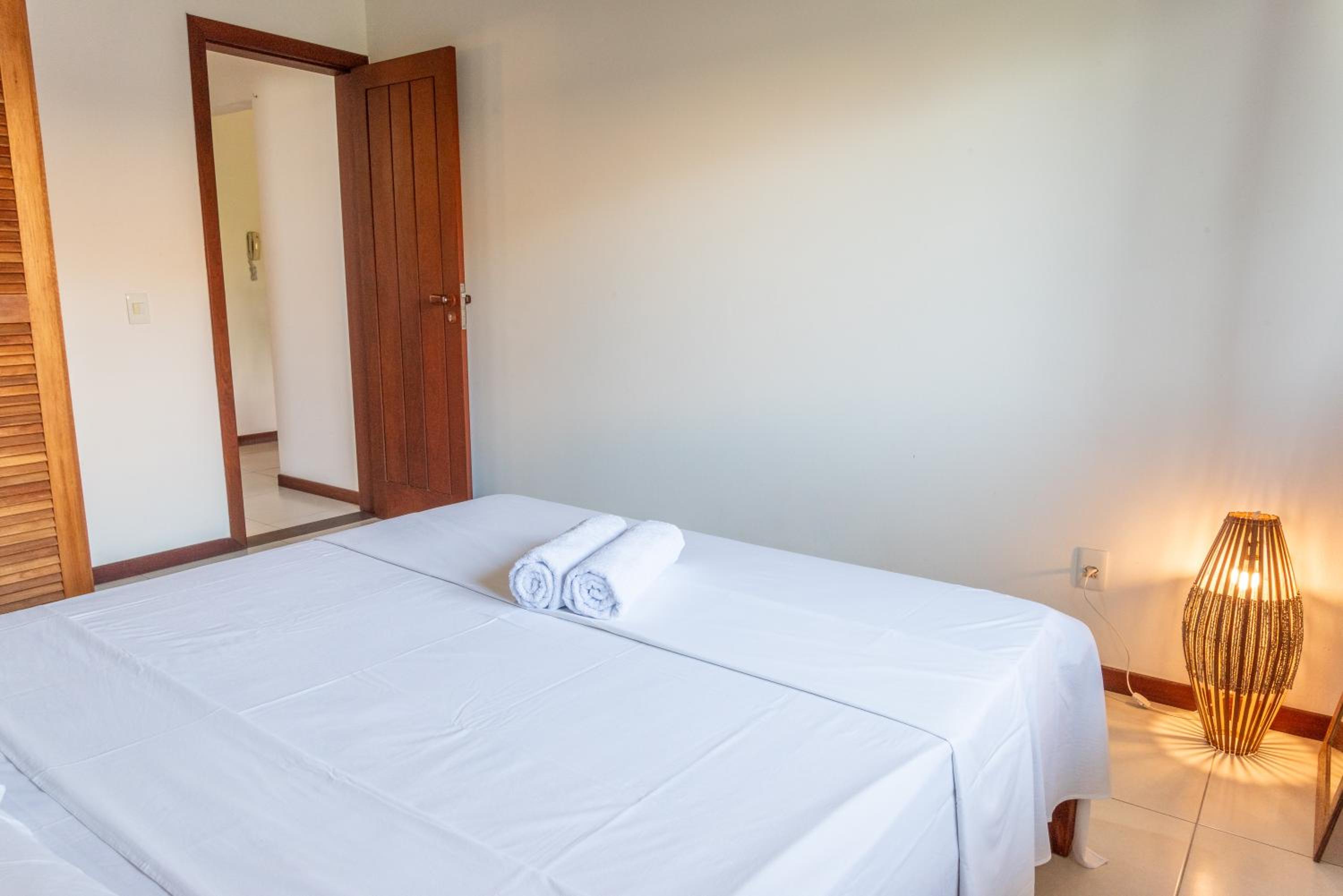 450m PRAIA de Taperapuan; Piscina; 2 quartos; WiFi 300 mbs; Churrasqueira; Estacionamento Gratuito 1 carro