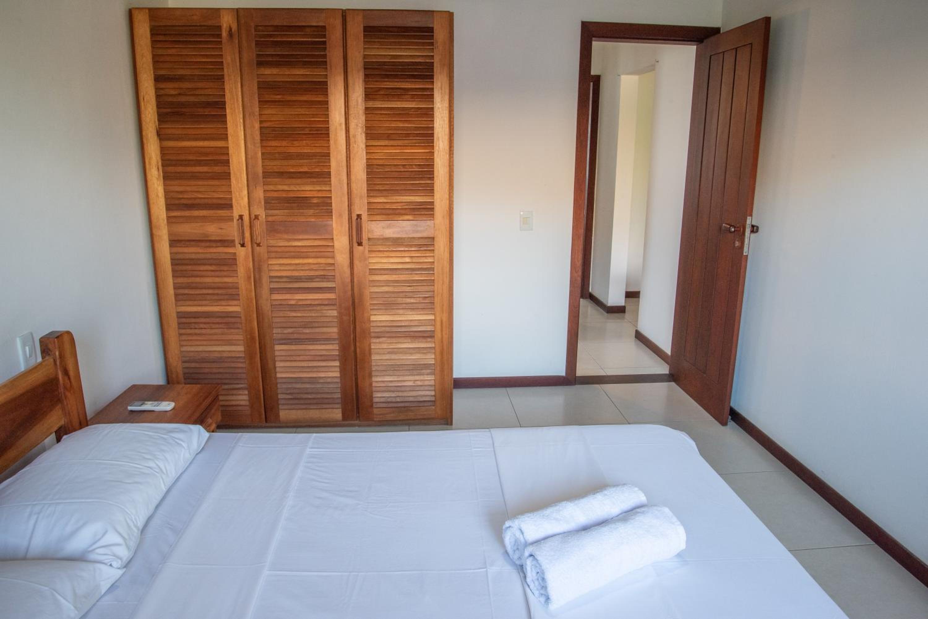 450m PRAIA de Taperapuan; Piscina; 2 quartos; WiFi 300 mbs; Churrasqueira; Estacionamento Gratuito 1 carro