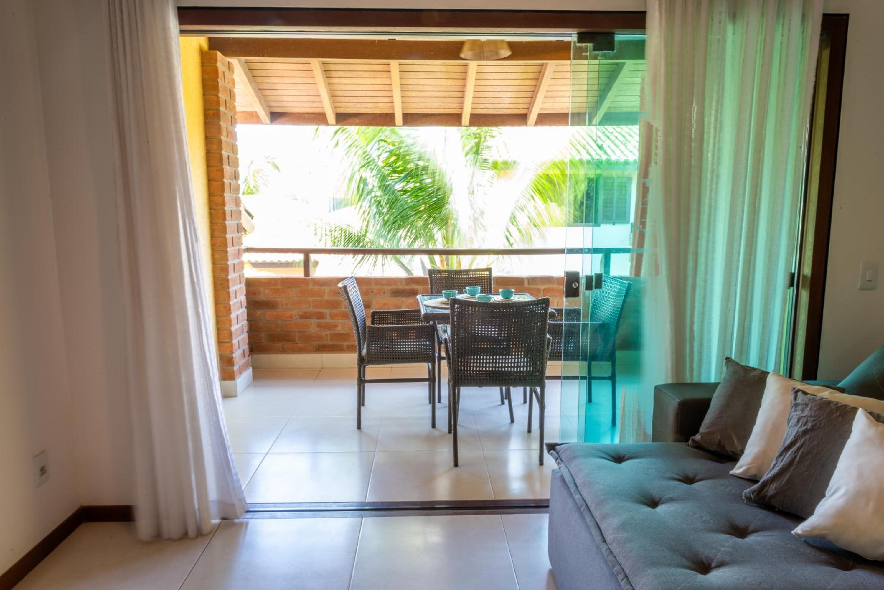 450m PRAIA de Taperapuan; Piscina; 2 quartos; WiFi 300 mbs; Churrasqueira; Estacionamento Gratuito 1 carro