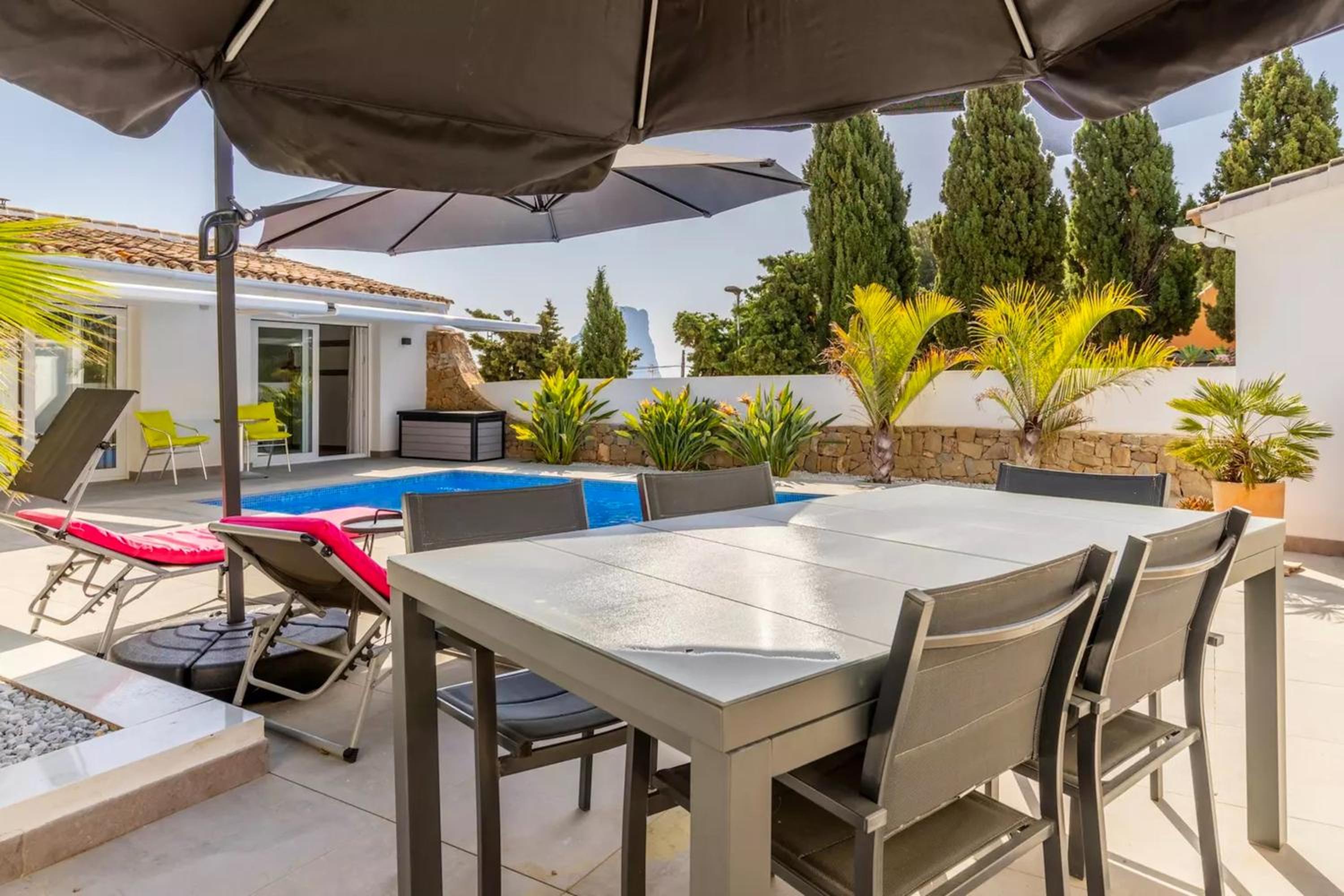 Mediterranean villa in Calpe with private pool.