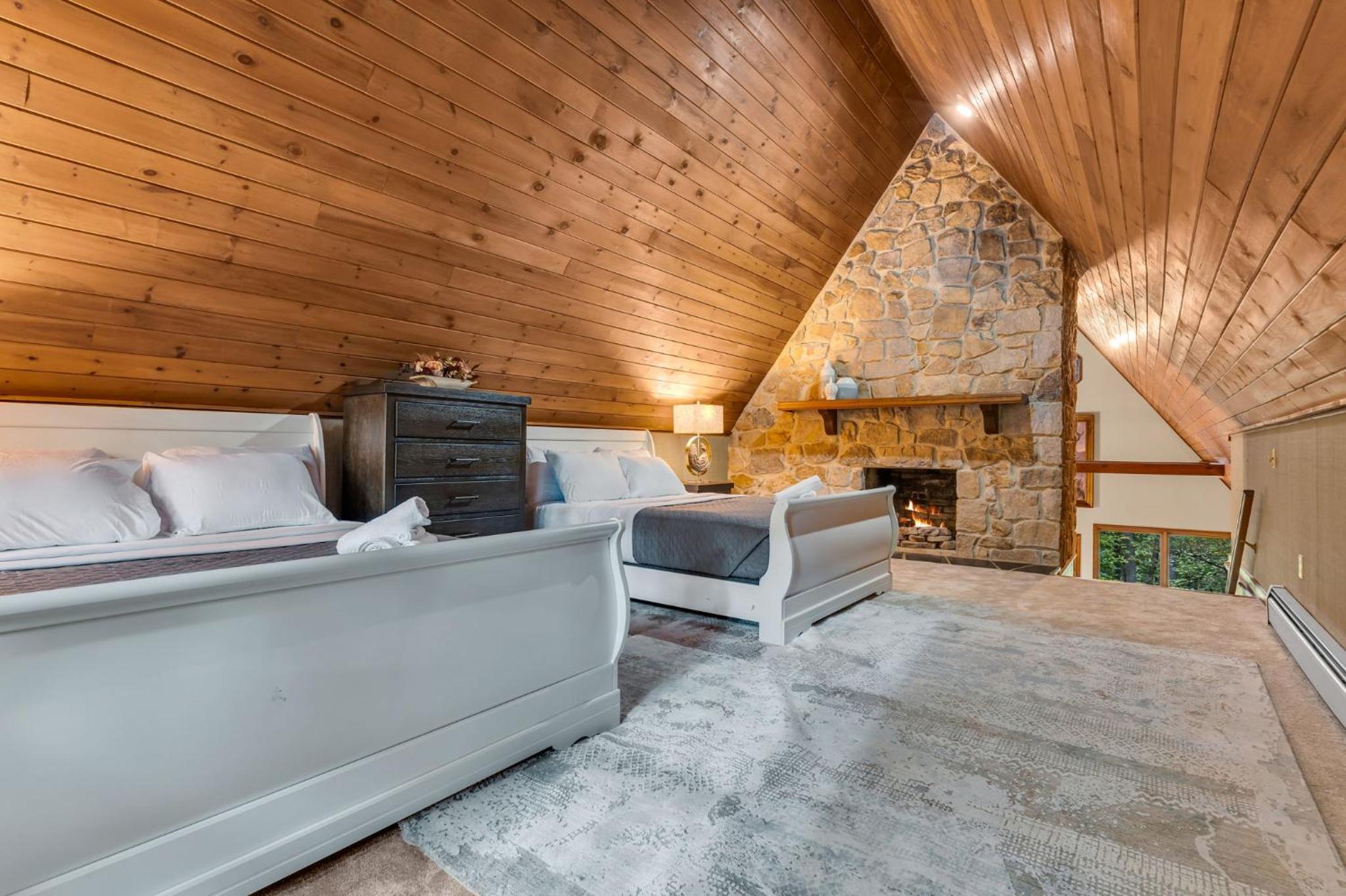 Star Gazer Luxury A-Frame Wood Cabin. Near York/Harrisburg/Hershey/Lancaster