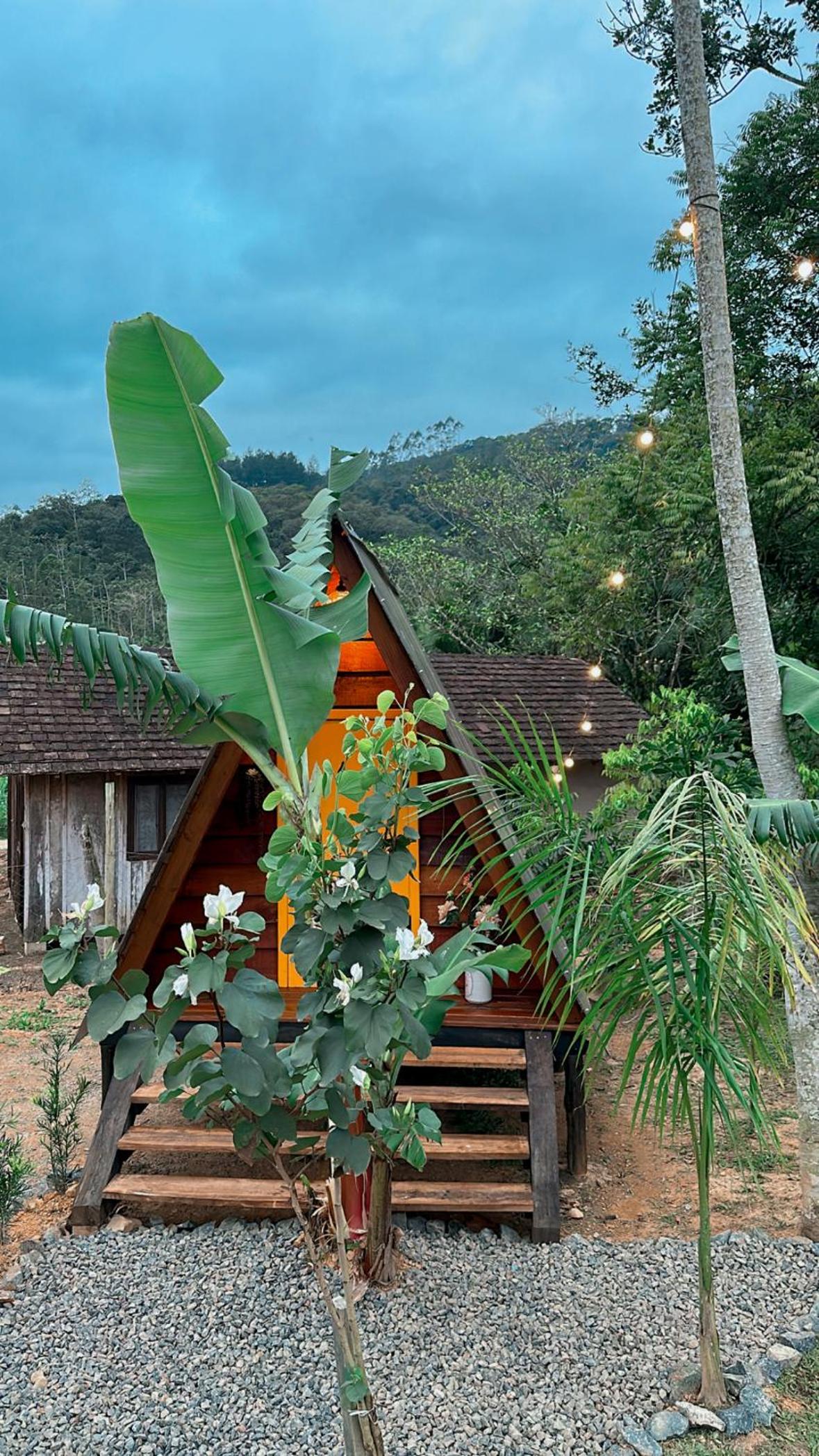Glamping casal - mini chale mobiliado com colchão casal roupa de cama travesseiros - Rancho Perene estação rural