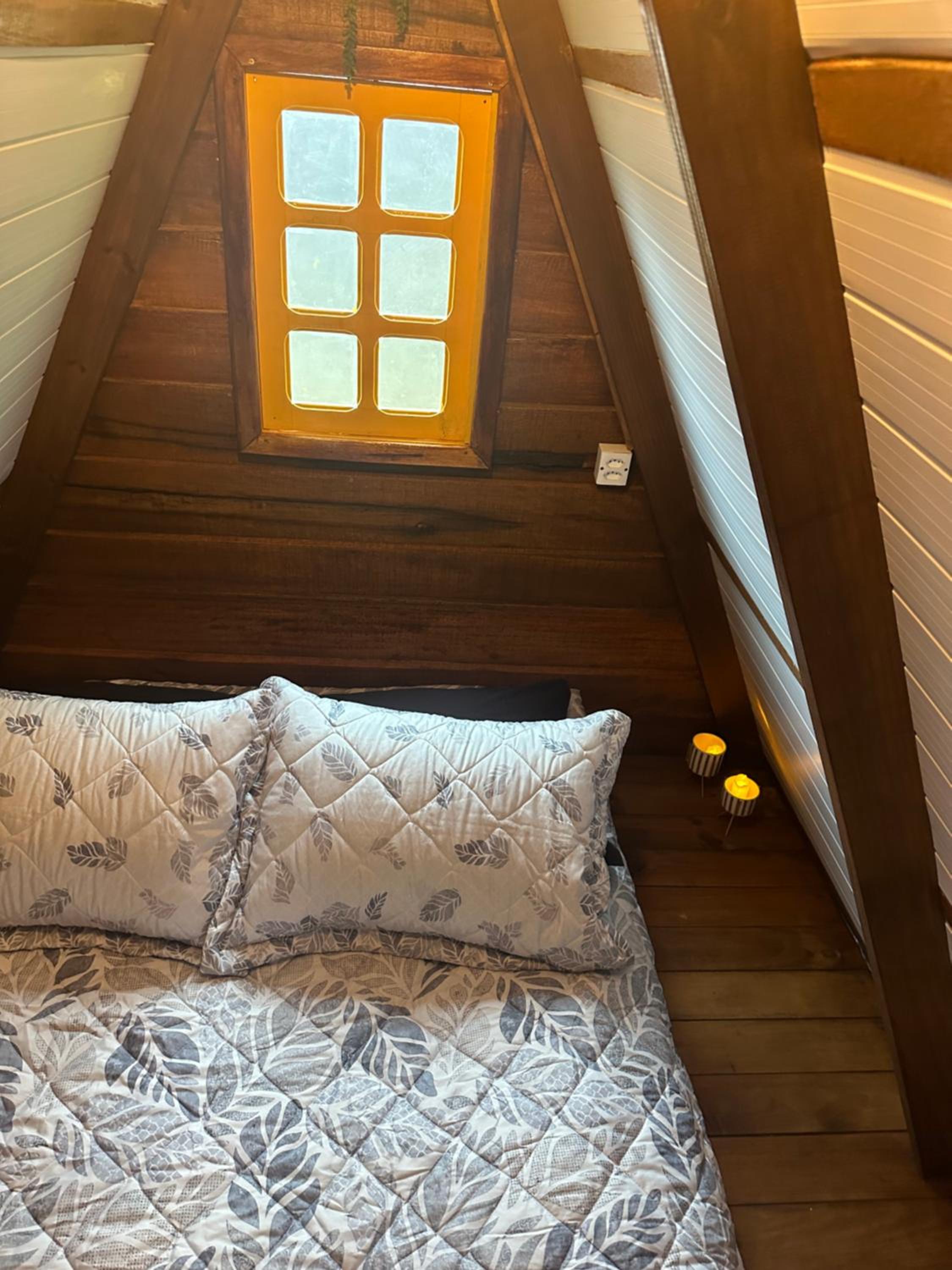 Glamping casal - mini chale mobiliado com colchão casal roupa de cama travesseiros - Rancho Perene estação rural