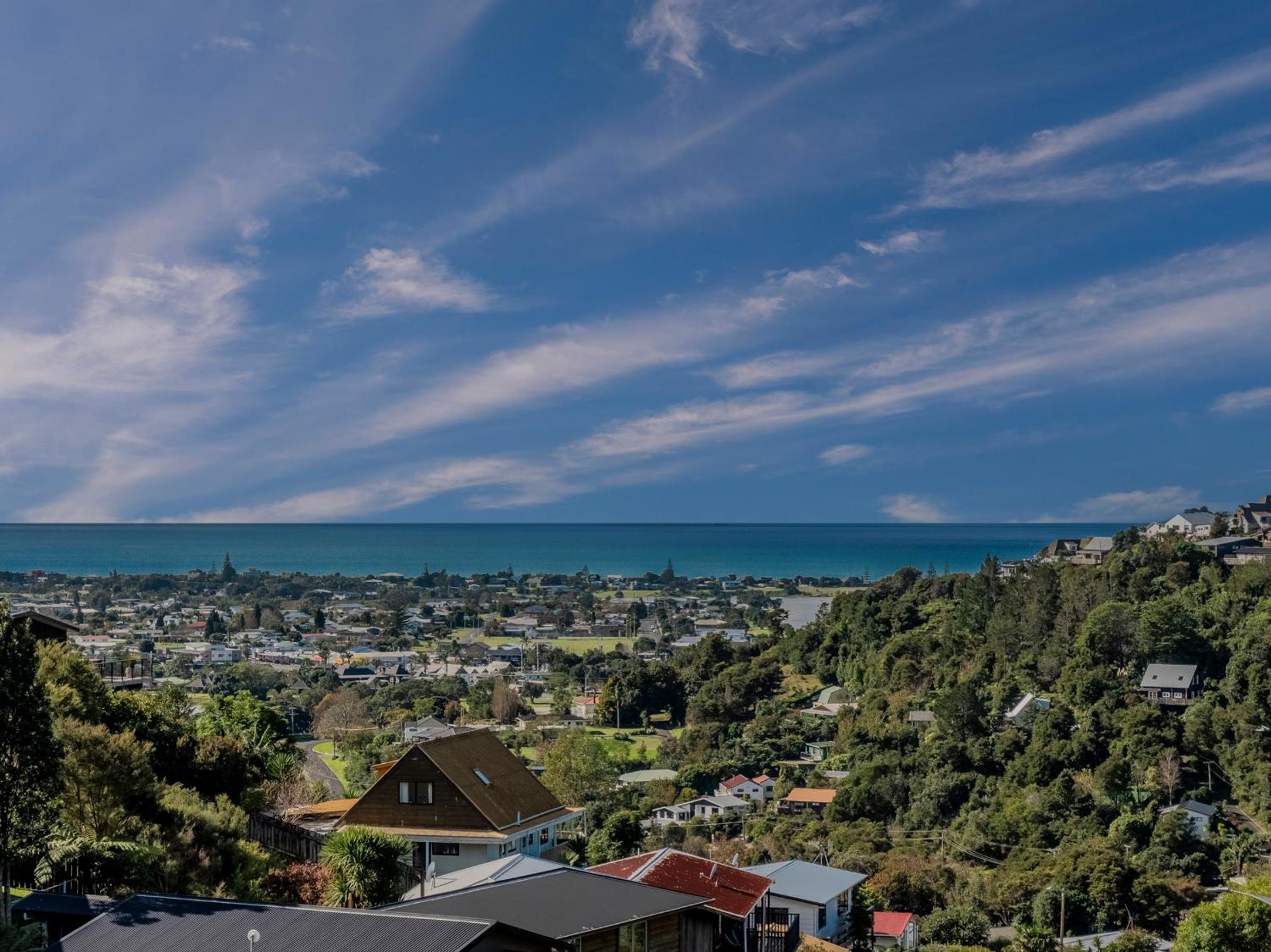 Hinemoa Heights - Tairua Beach Holiday Home view 2
