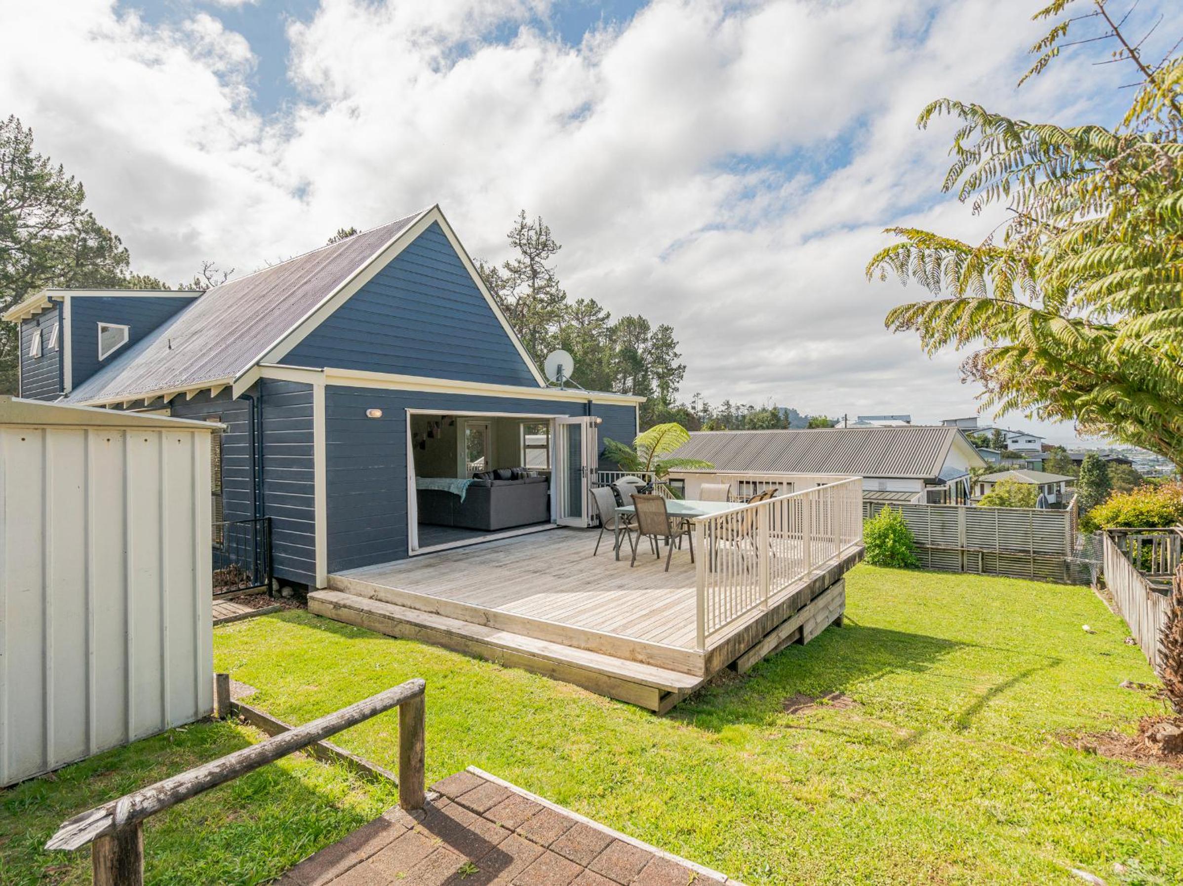 Hinemoa Heights - Tairua Beach Holiday Home view 5