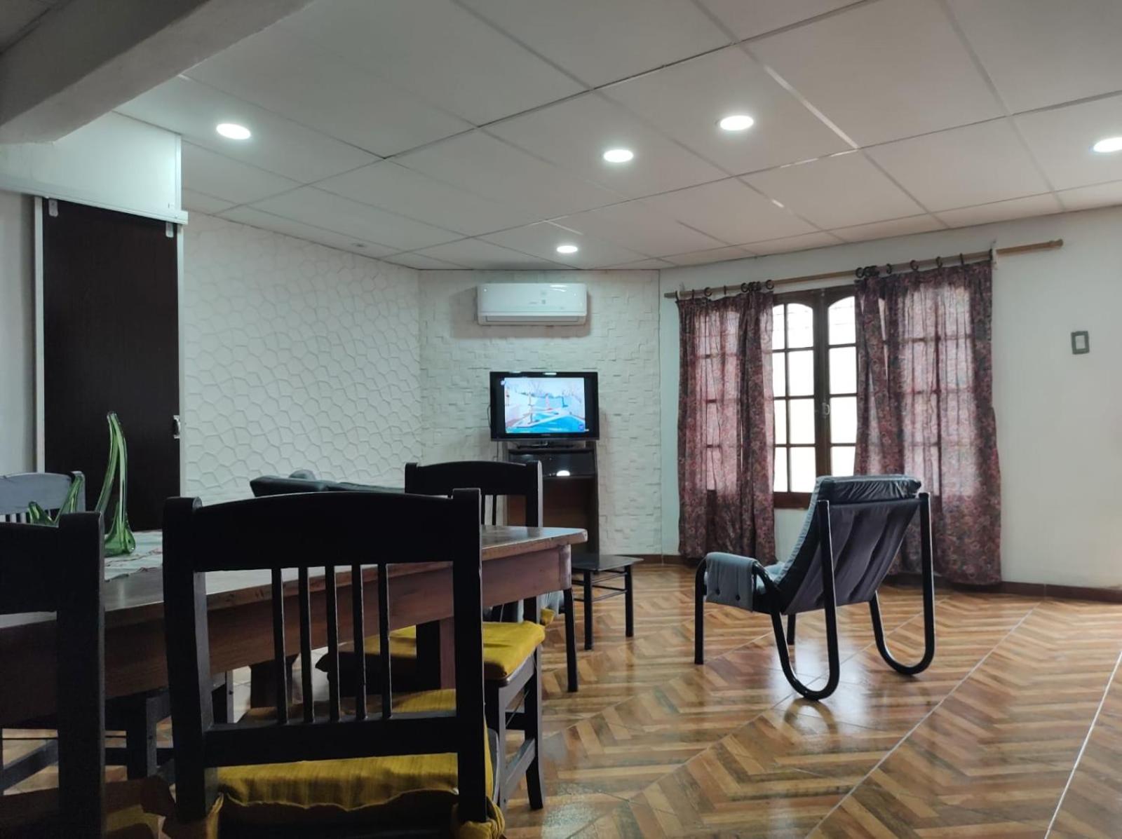 CASA LABERINTO DE BORGES EN SAN RAFAEL PARA 6 PERSONAS