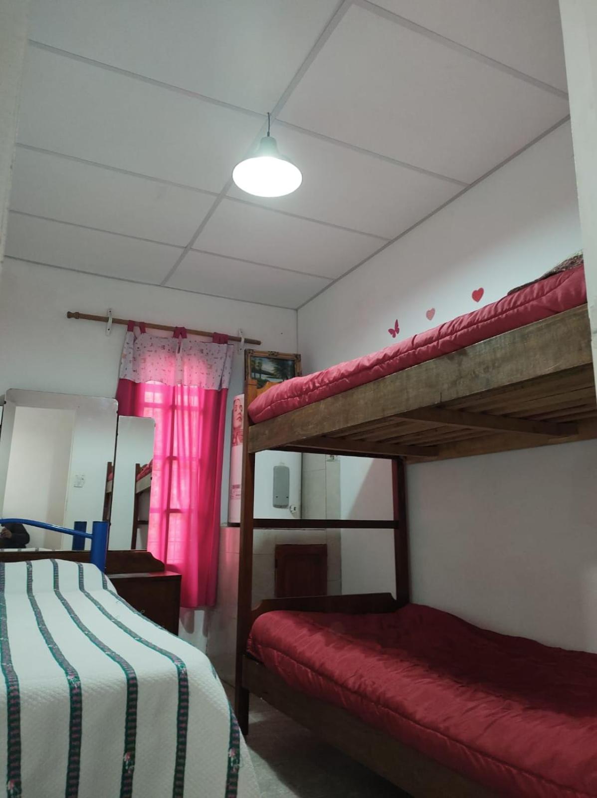 CASA LABERINTO DE BORGES EN SAN RAFAEL PARA 6 PERSONAS