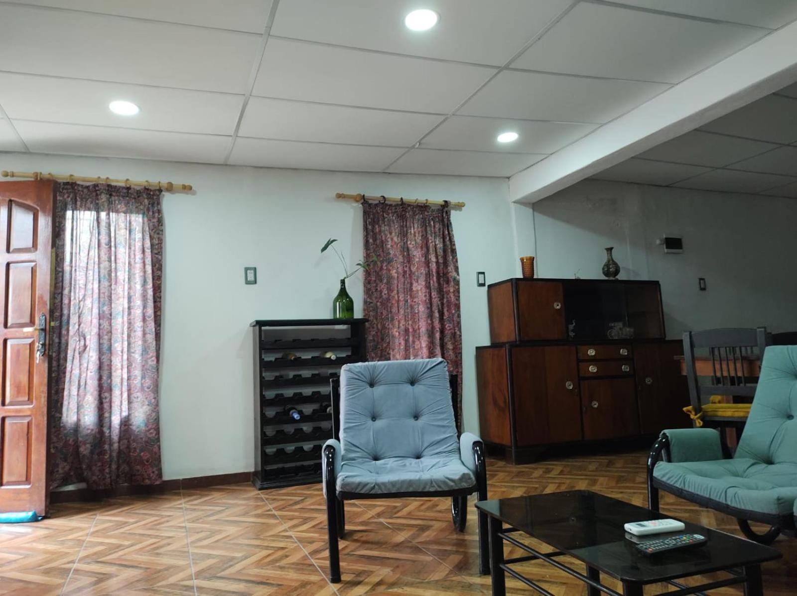 CASA LABERINTO DE BORGES EN SAN RAFAEL PARA 6 PERSONAS