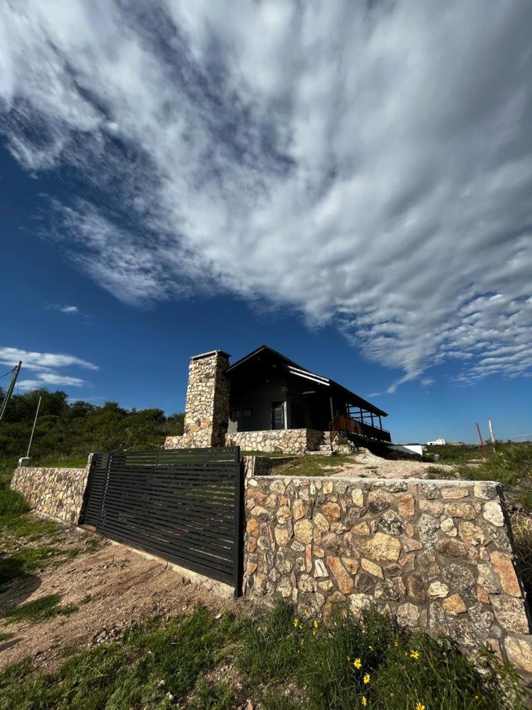 CASA CON PILETA EN ESTANCIA VIEJA