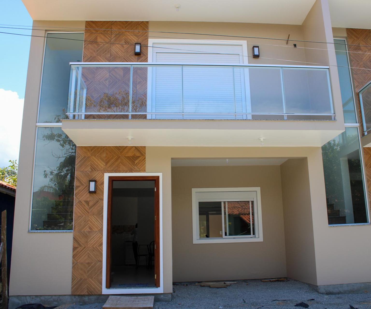 Casa na Praia da Ferrugem com 2 vagas
