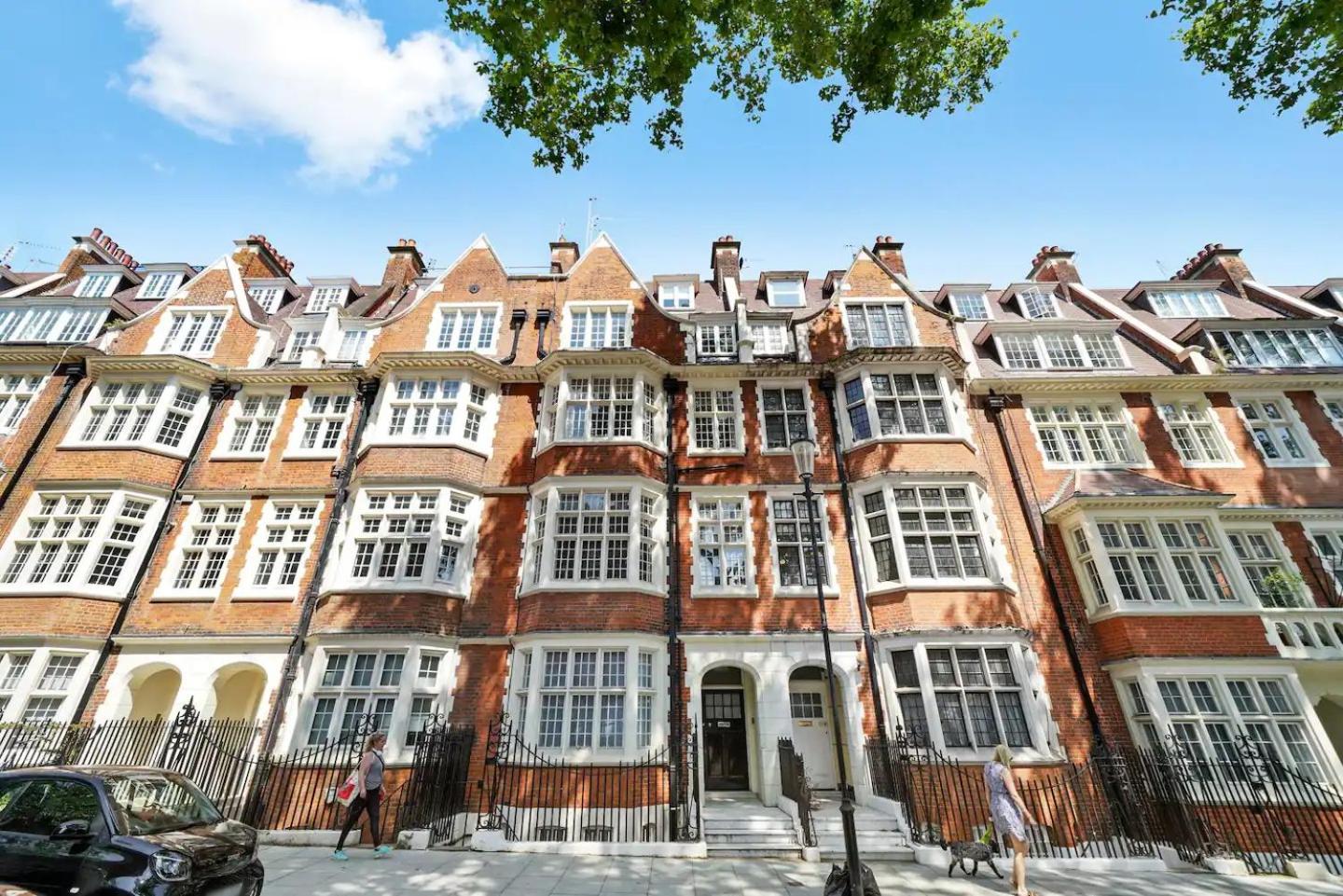 Stylish Family Apartments near Kensington High Street - by Short Stories London