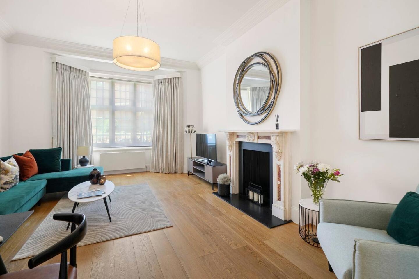 Stylish Family Apartments near Kensington High Street - by Short Stories London