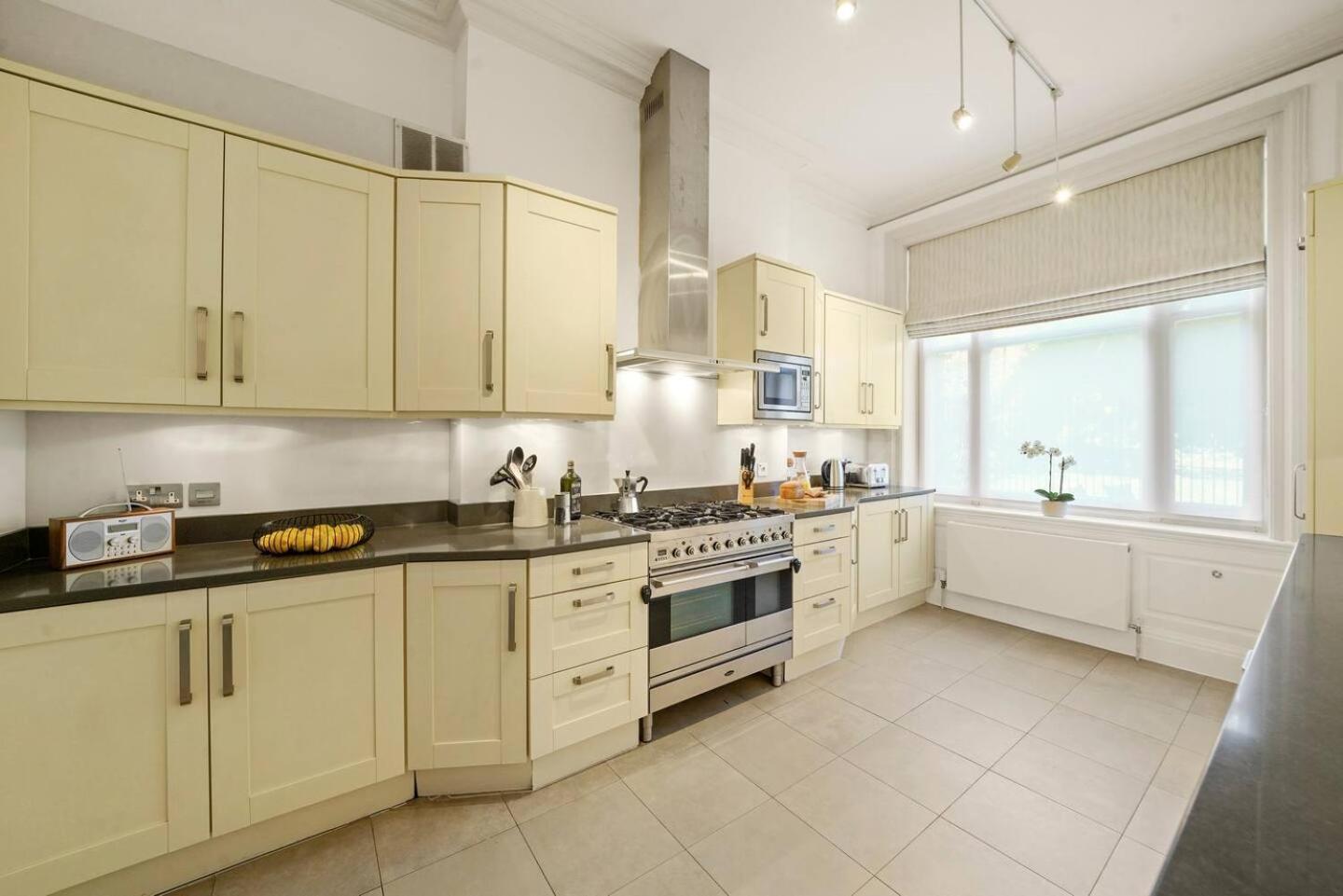 Stylish Family Apartments near Kensington High Street - by Short Stories London