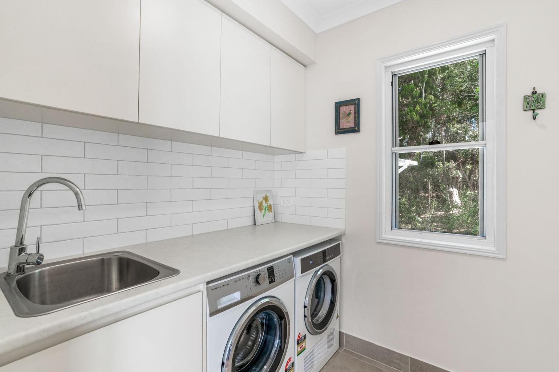 11 Esprit Drive - Rainbow Shores. Swimming Pool - Wifi - Walk to beach