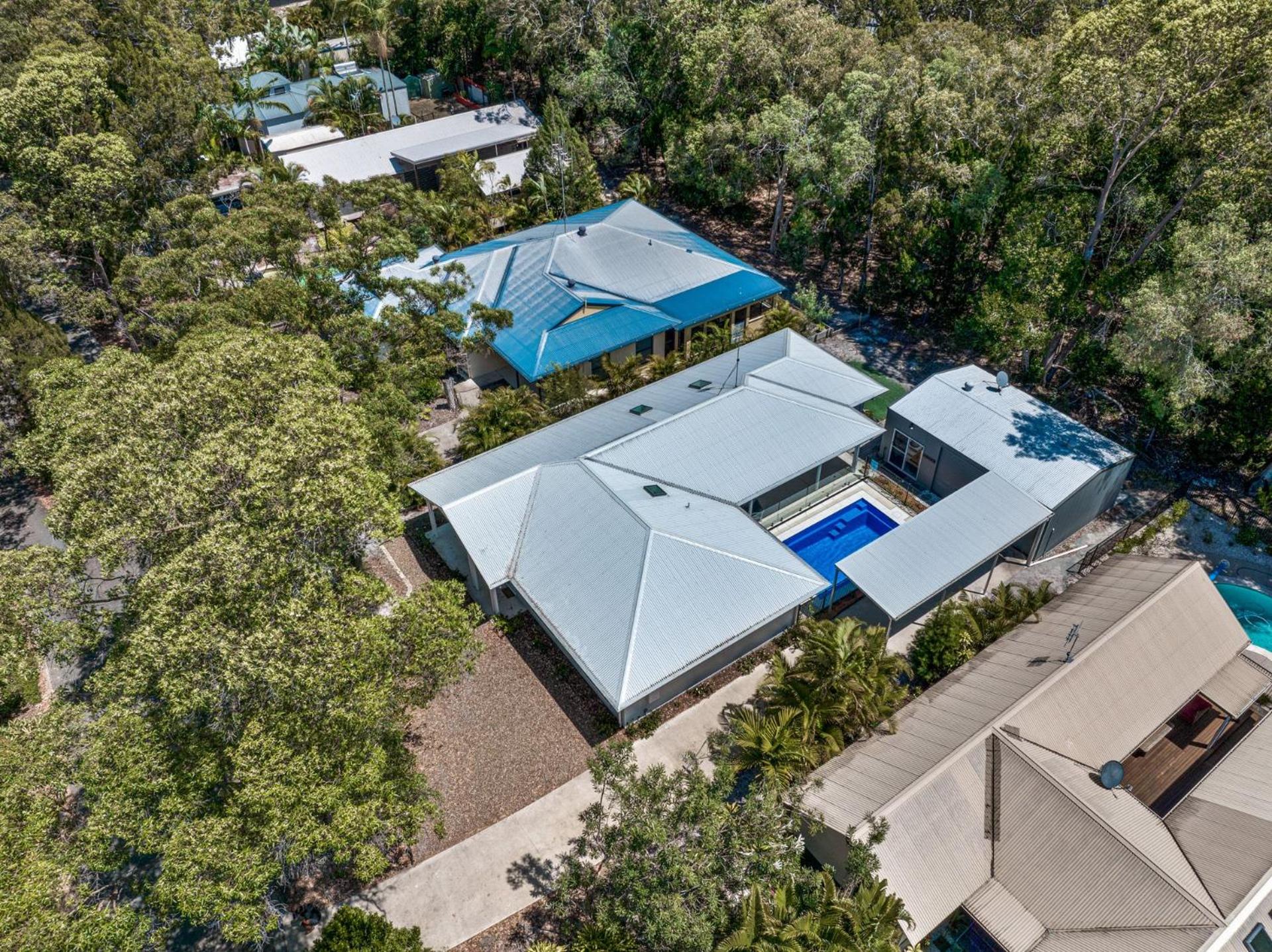 11 Esprit Drive - Rainbow Shores. Swimming Pool - Wifi - Walk to beach