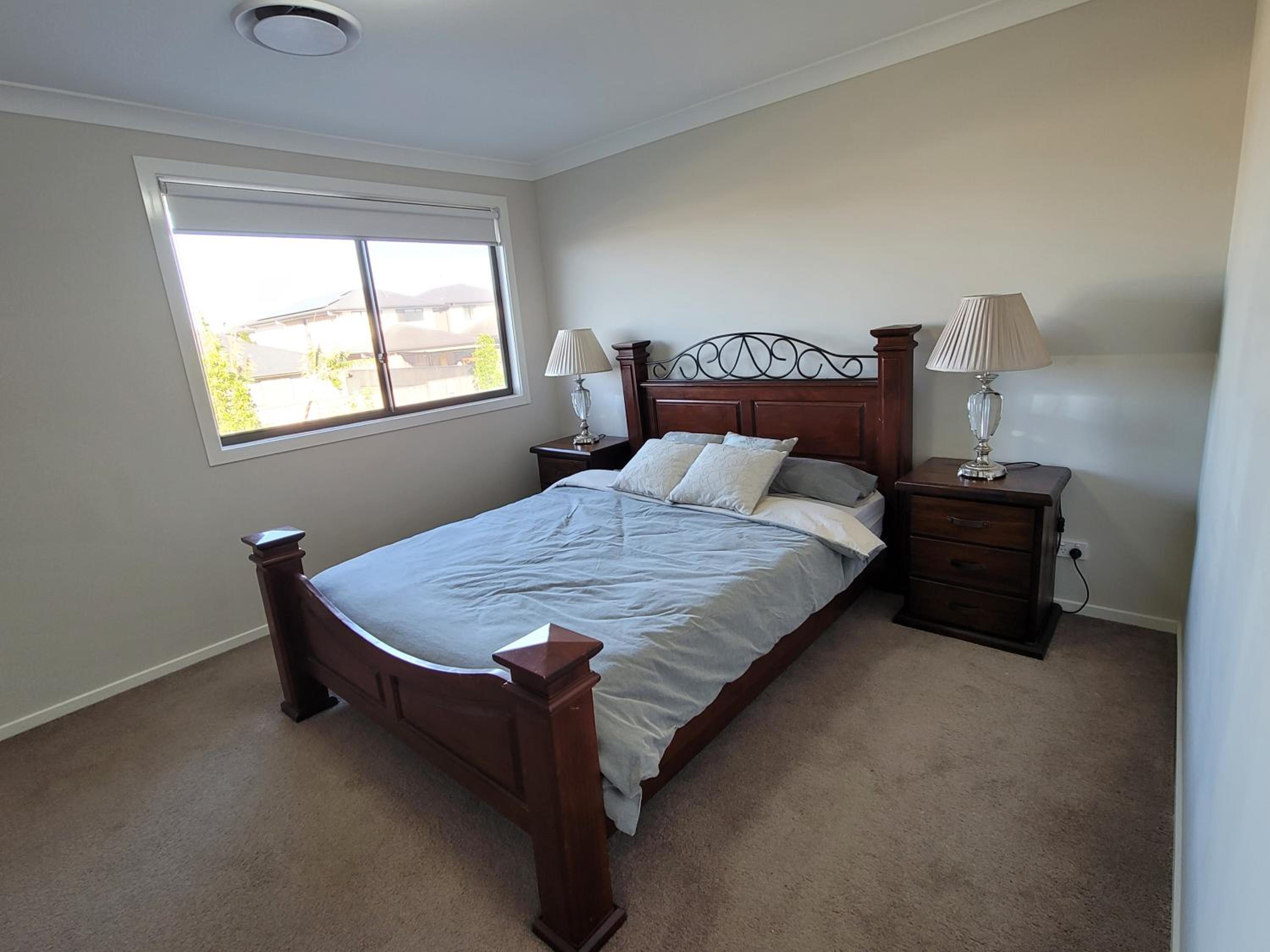 Lovely New 5 Bedroom house + Study/Huge Back Yard