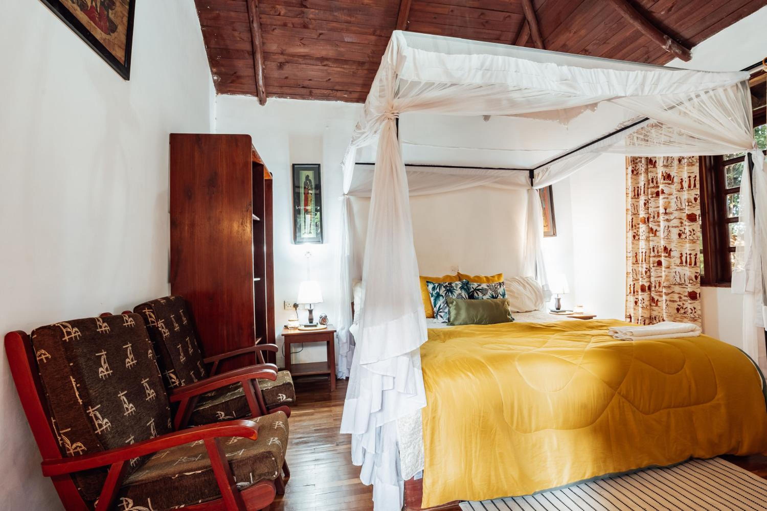 Safariland Home stay