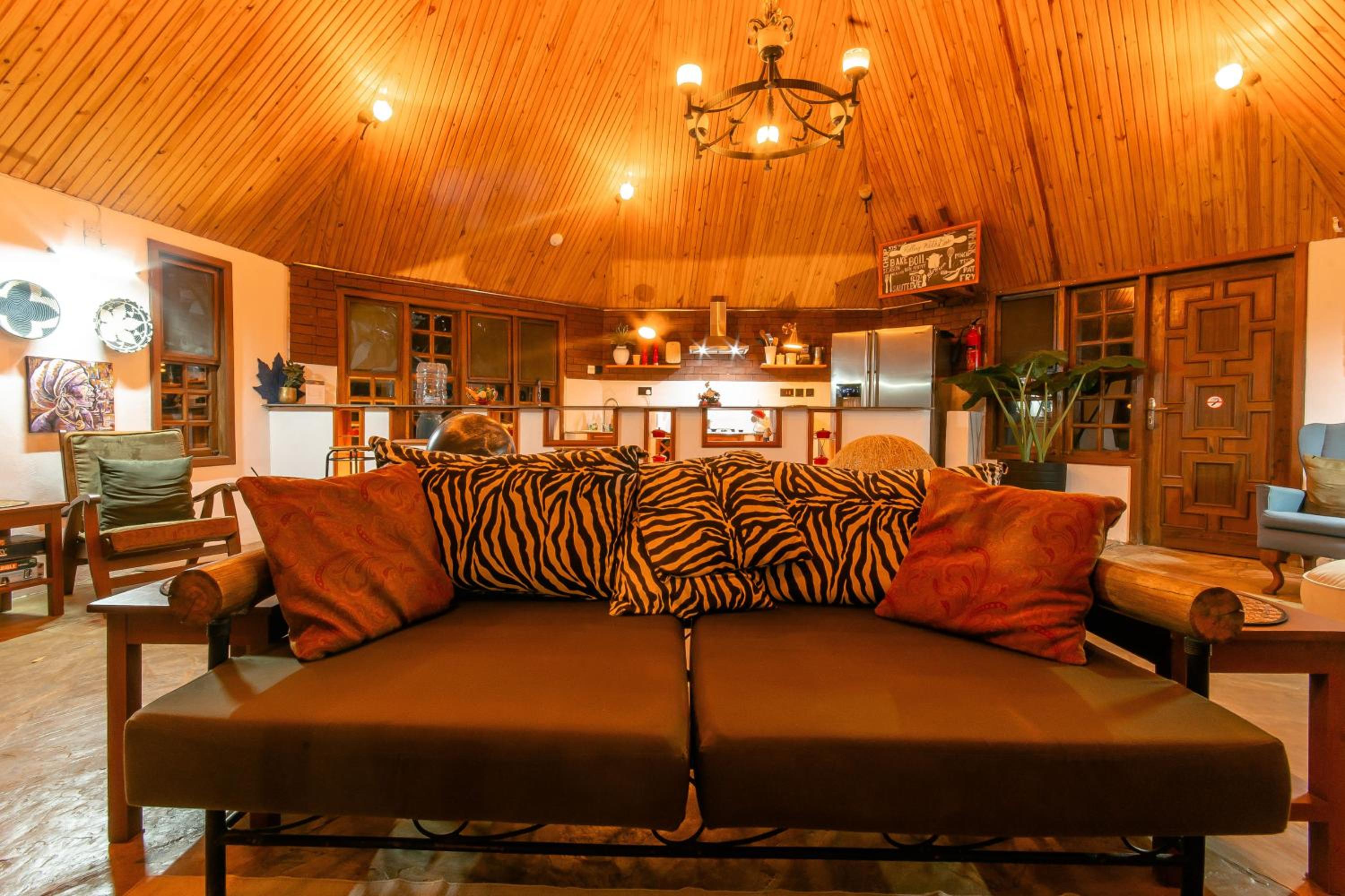 Safariland Home stay
