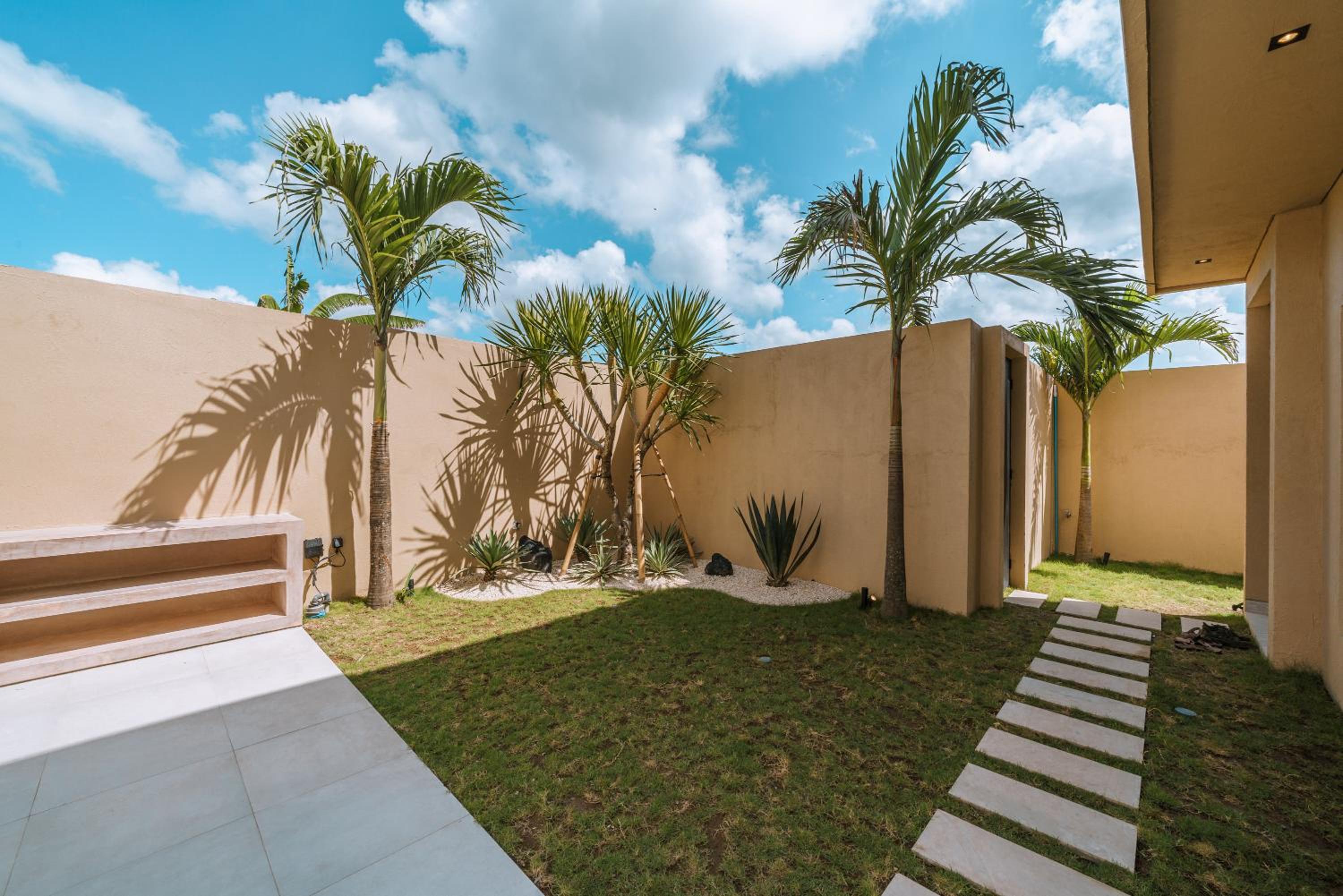 Minimalist Paradise: Tranquil Canggu Villa Ummi view 4