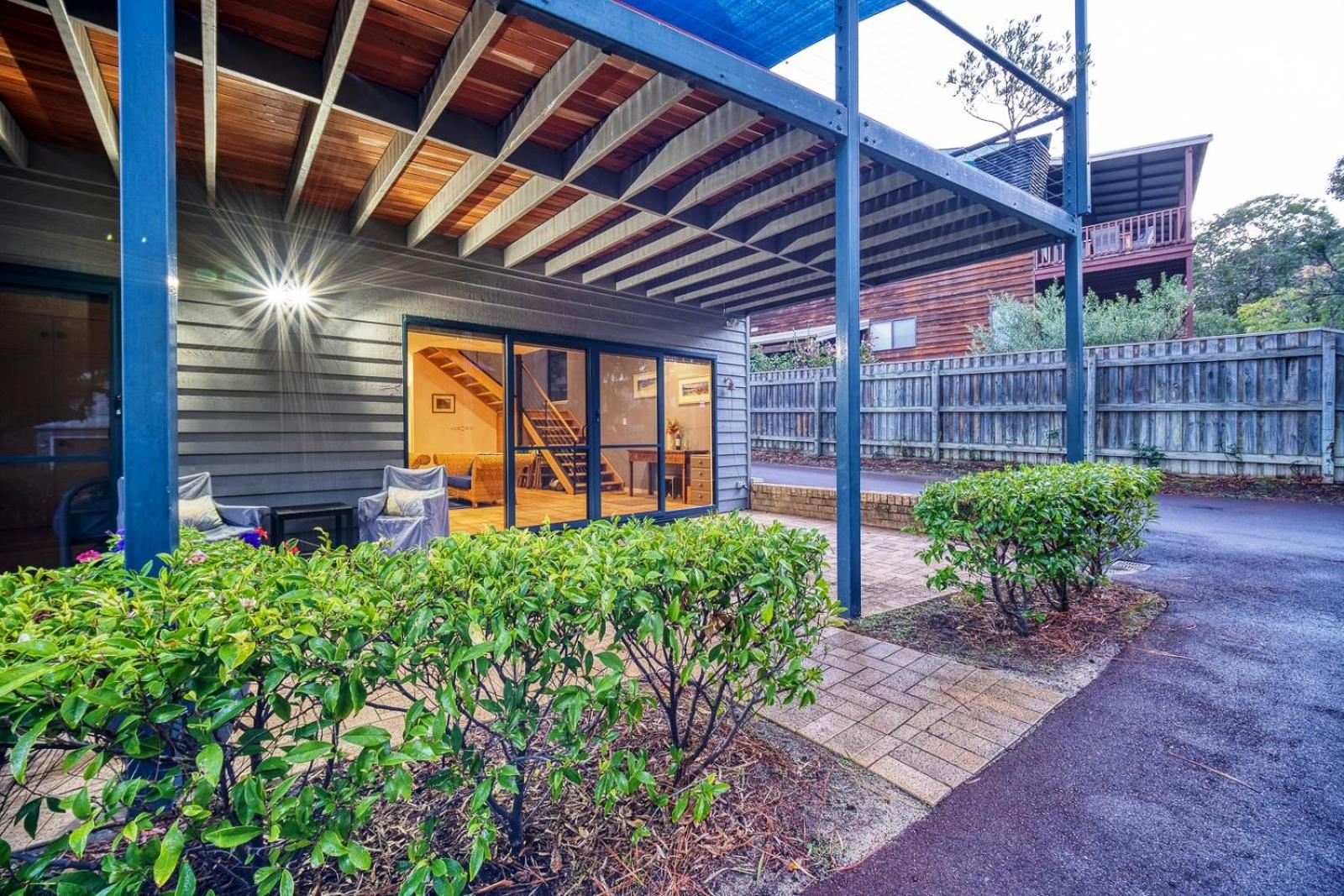Paradise - Perfect location in the heart of Old Dunsborough