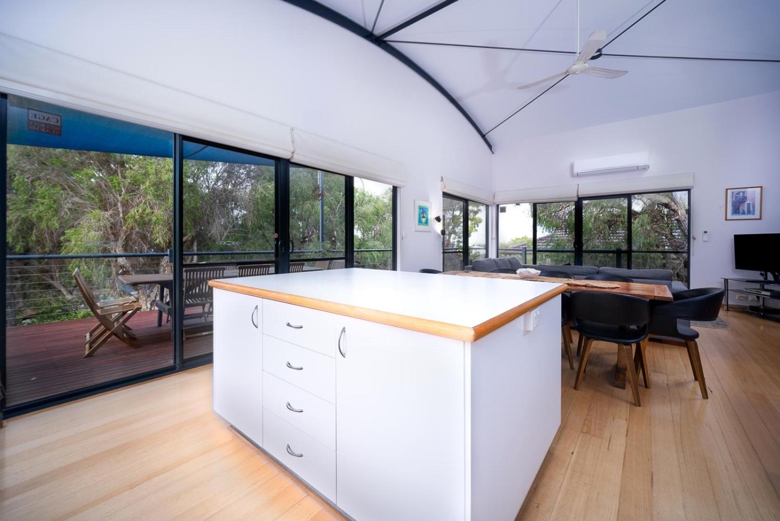 Paradise - Perfect location in the heart of Old Dunsborough