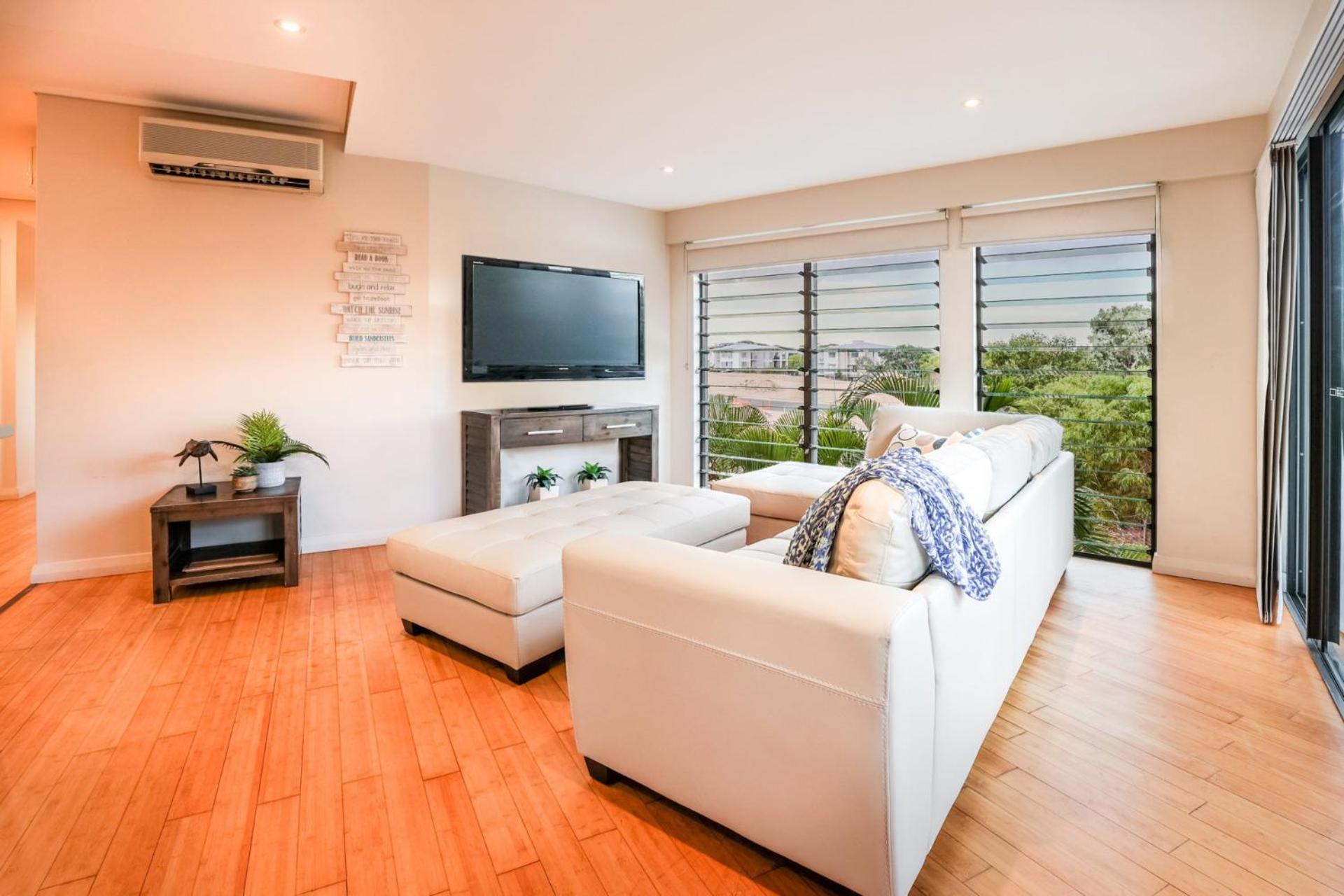 Loka 7 beachfront apartment