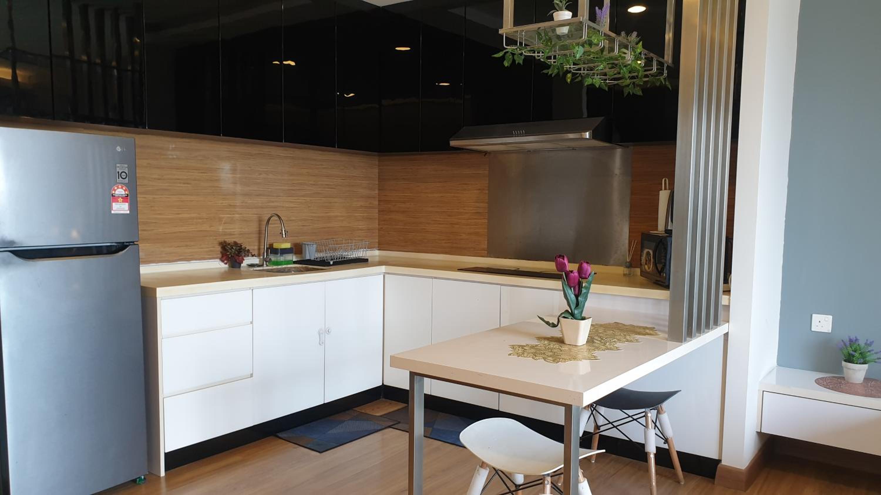 Eshue Designer Suites @ Simfoni Towers photo 3