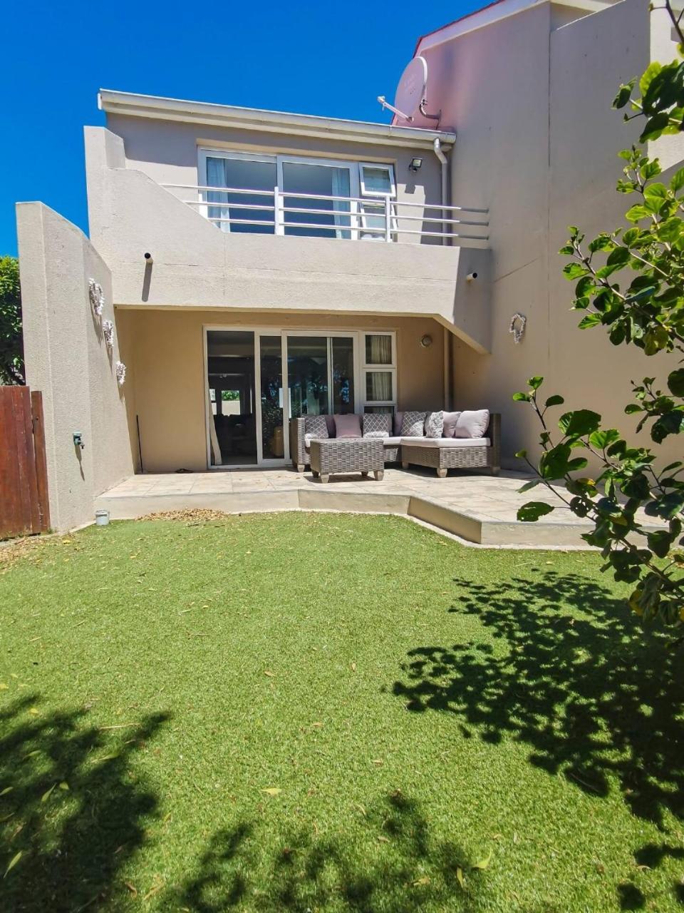 Island Home Woodbridge Island Milnerton