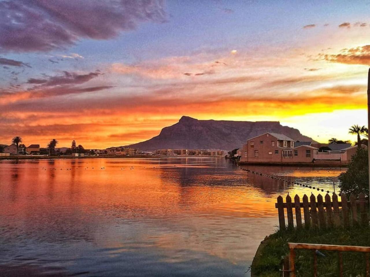 Island Home Woodbridge Island Milnerton