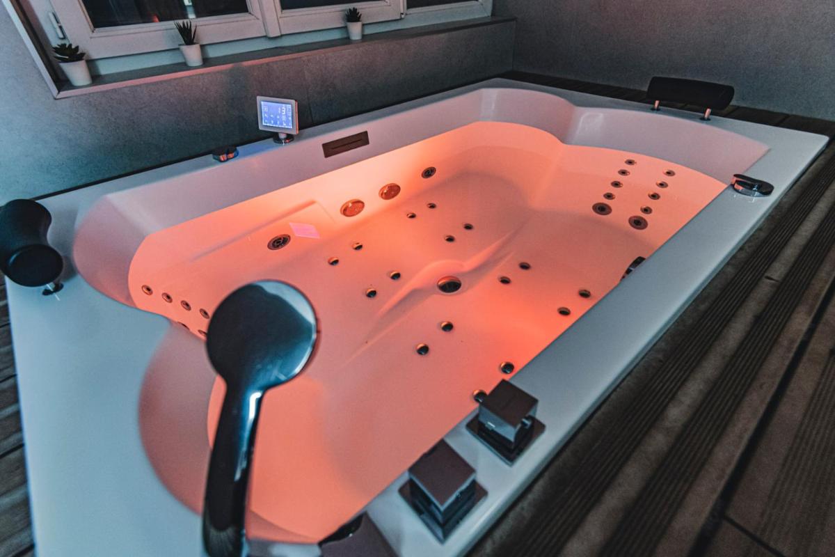 MV Suite & Spa photo 5