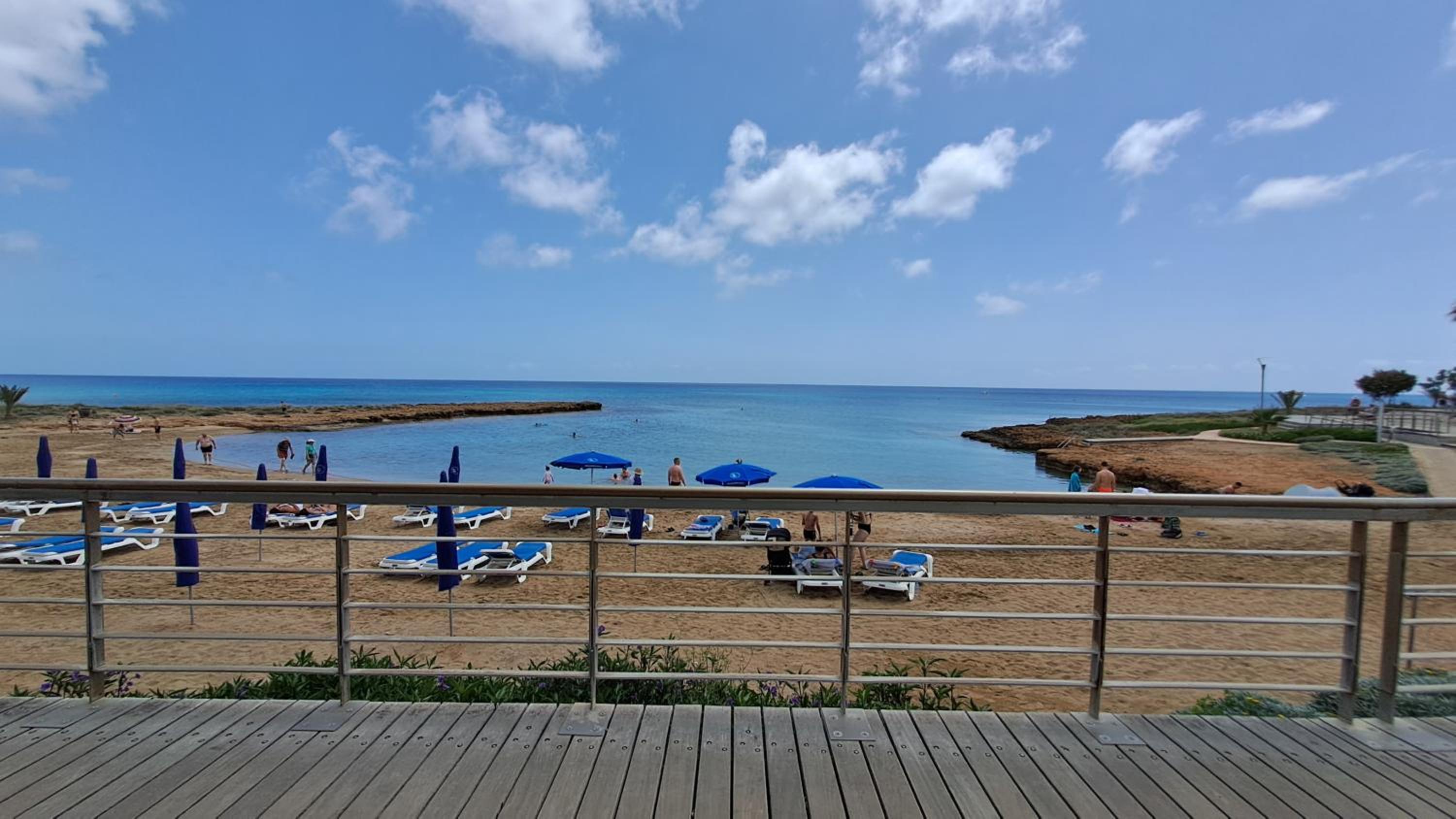 Dream Beach House Steps from the Sea & Free Parking