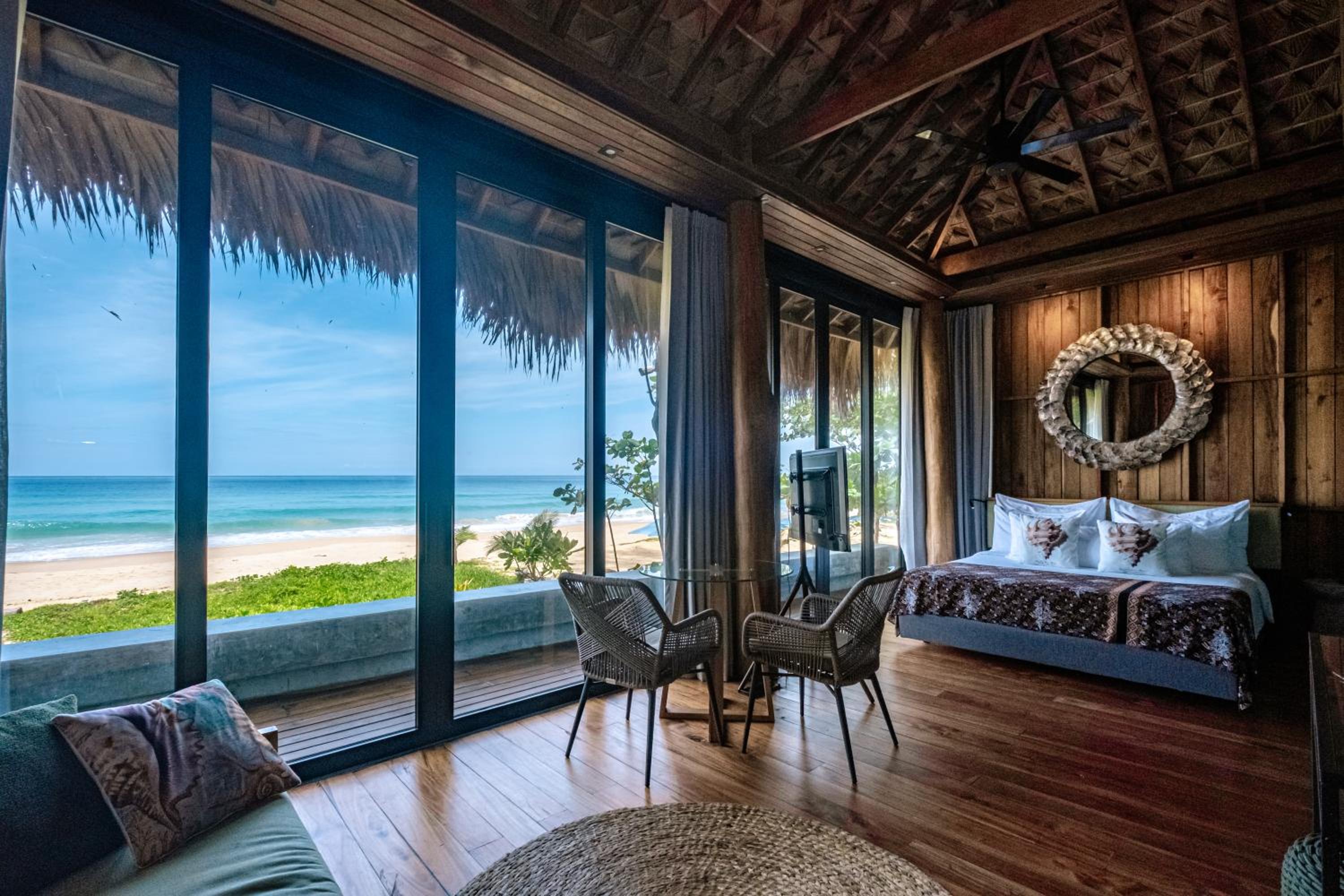 Sealord Naithon Beachfront Villa, Nai Thon Beach - 2